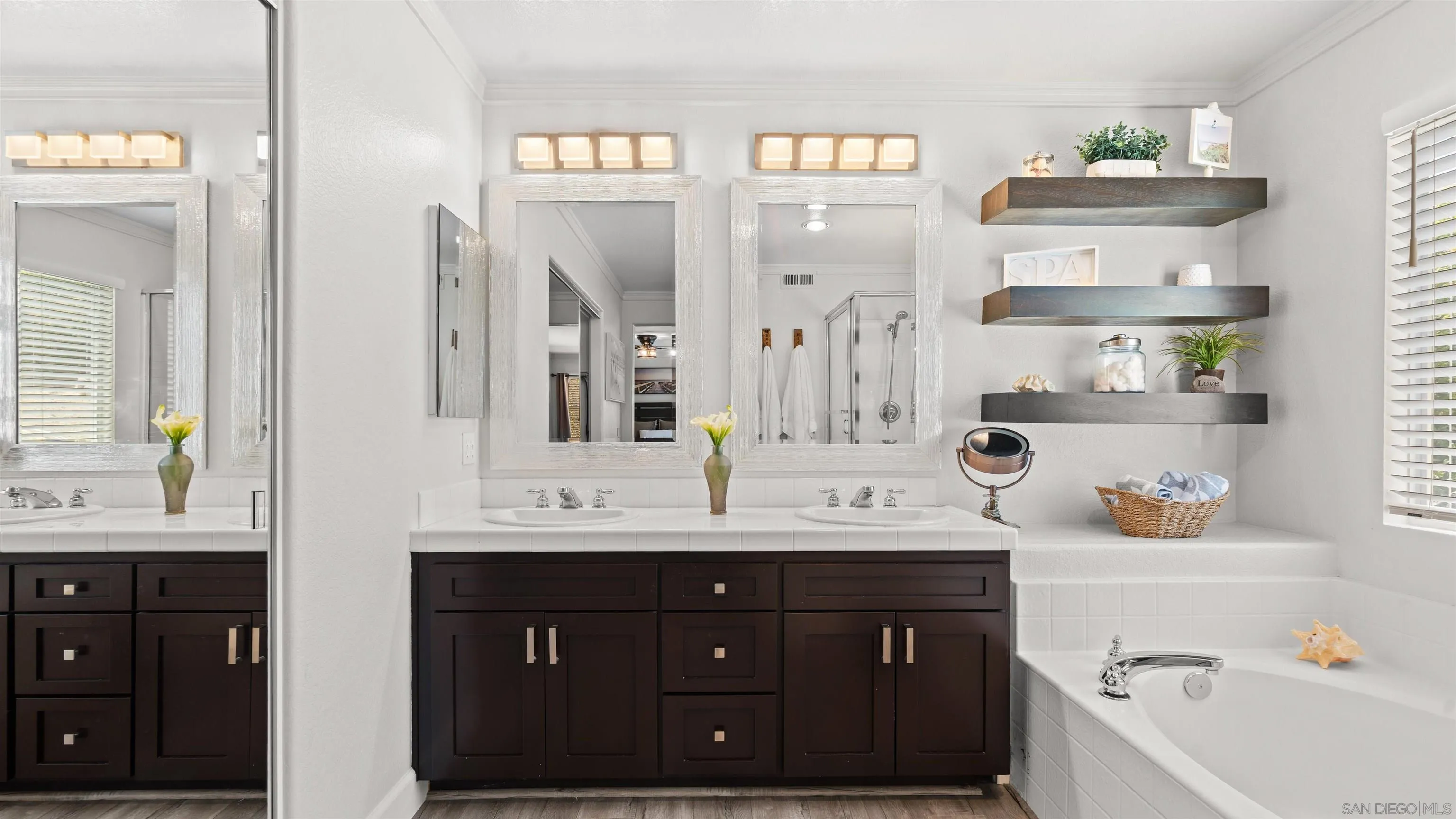 https://cdn.realtyfeed.com/cdn/127/260015896/d0d6a541ebc3f5f086b4dc542c1ea62f.webp