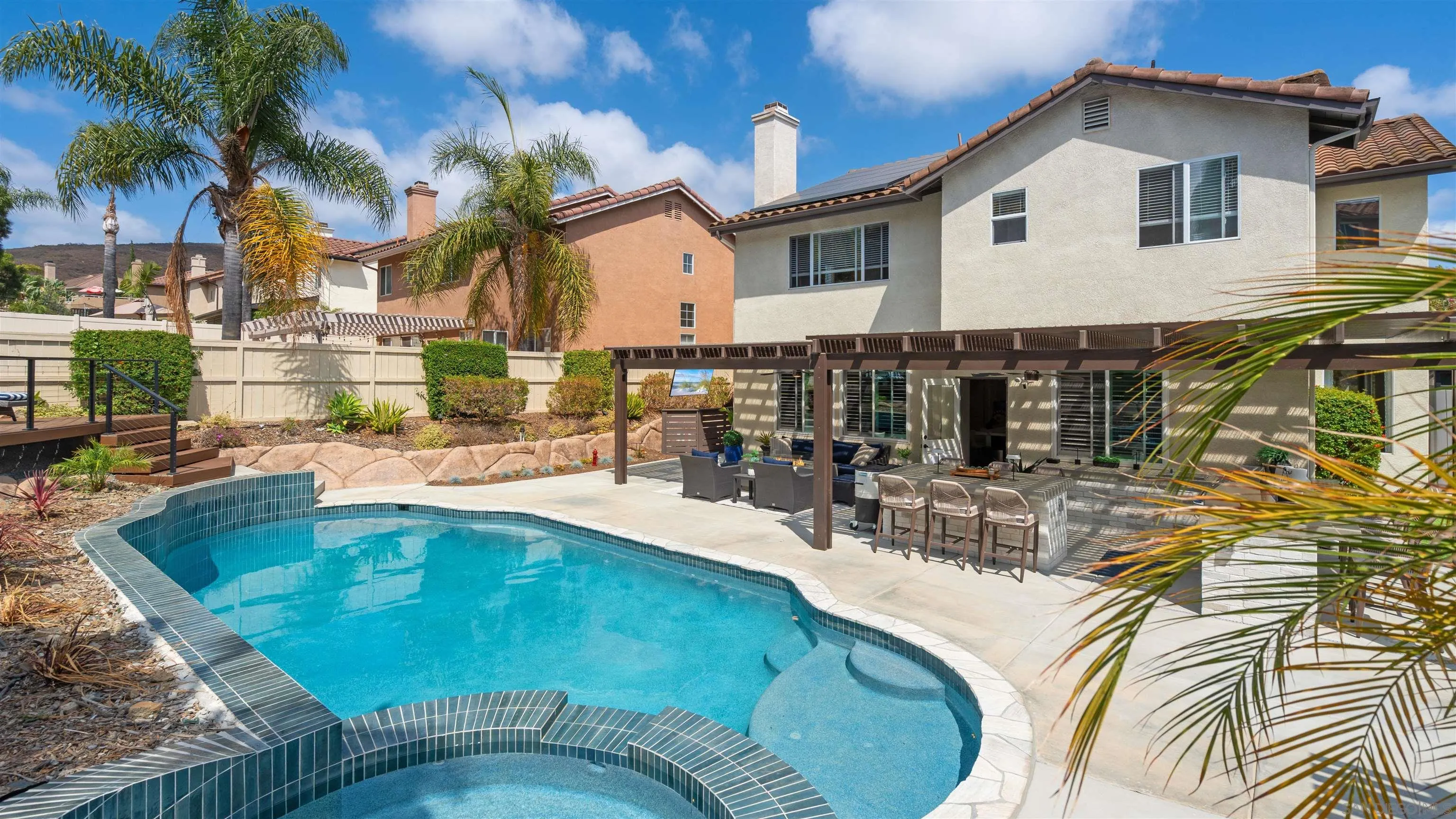 https://cdn.realtyfeed.com/cdn/127/260015896/d1aa9b5fd4e8263b53a77d9a75148cb6.webp