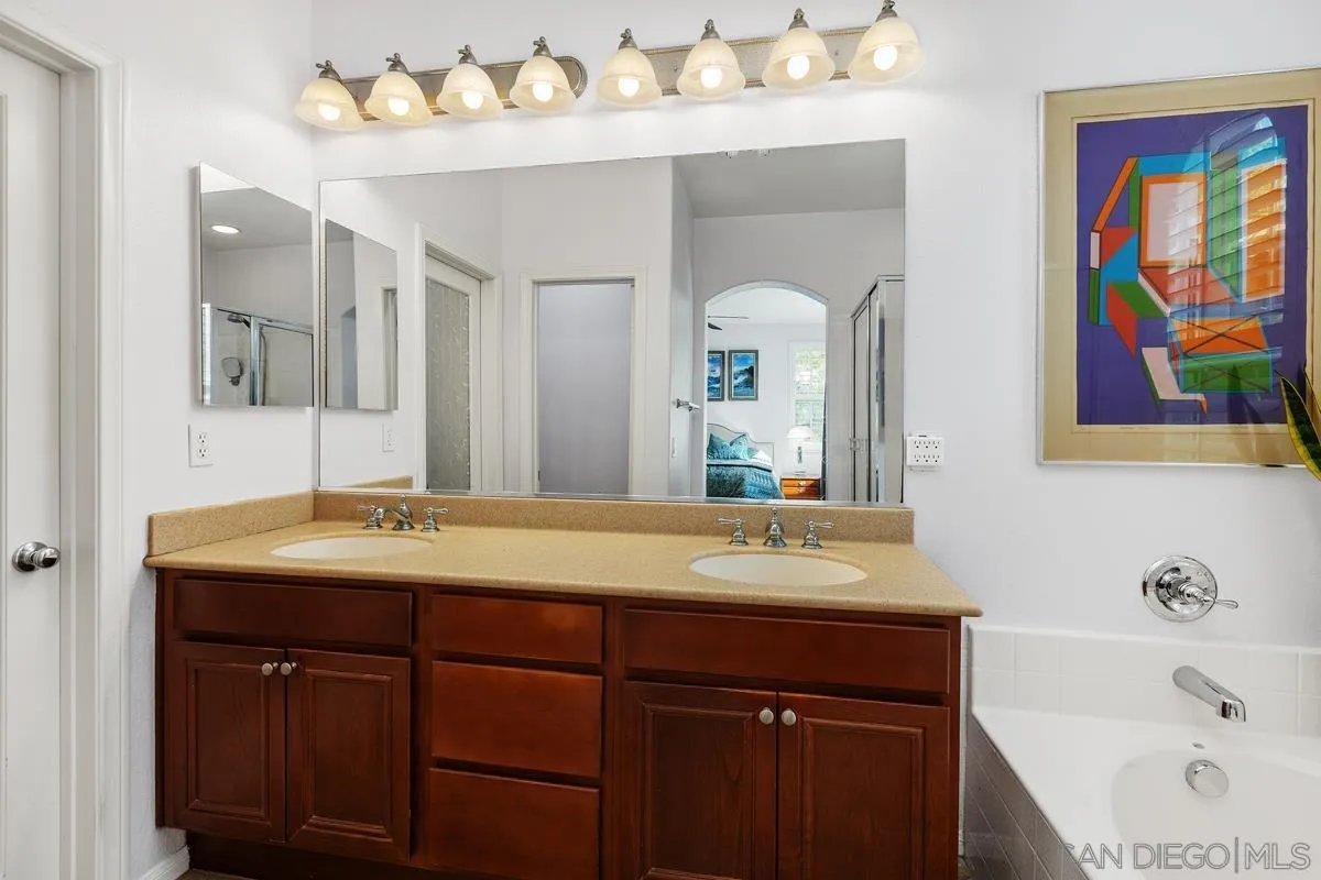 Photo #4: 2600159 Listing: Photo #4