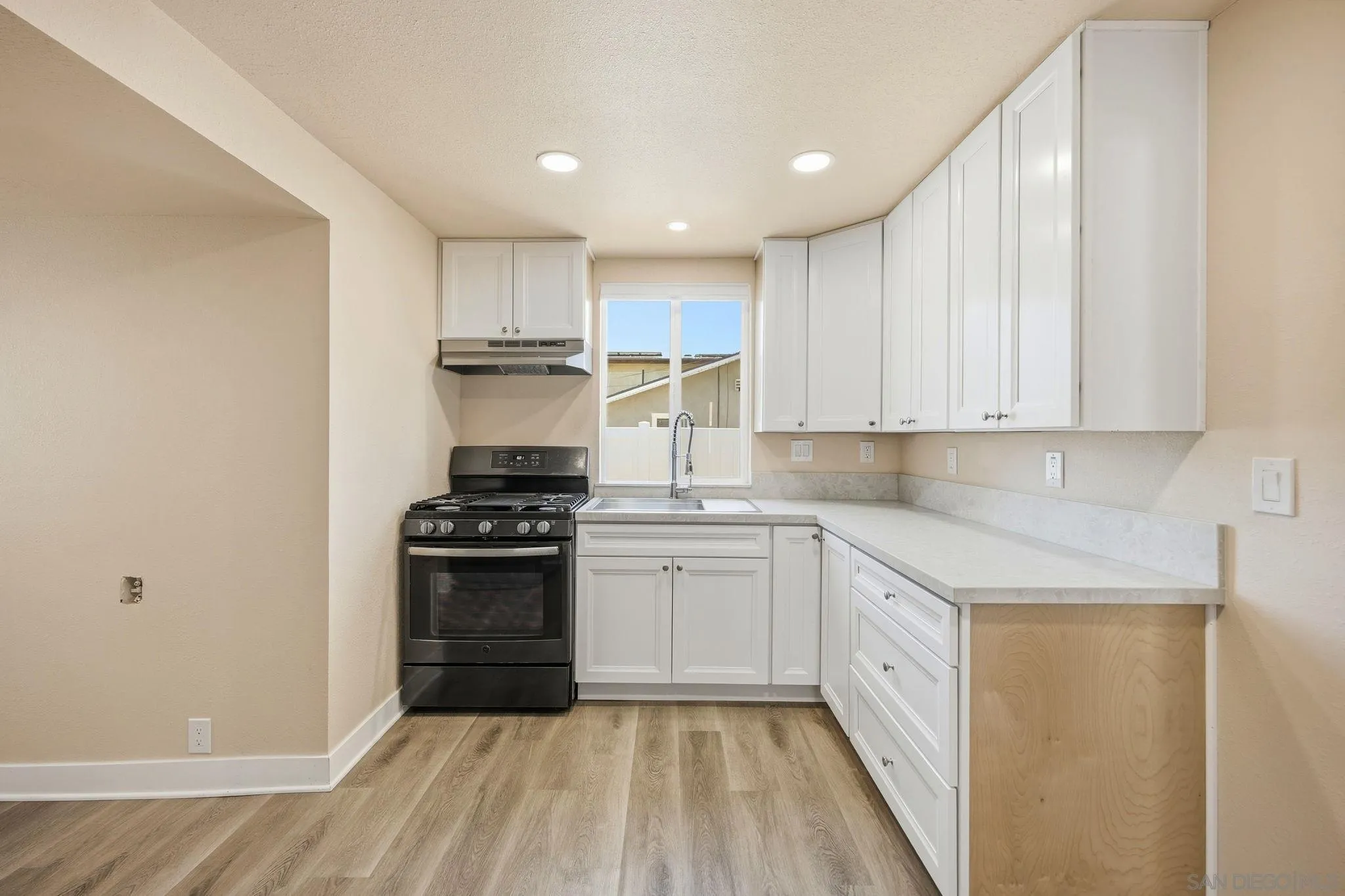https://cdn.realtyfeed.com/cdn/127/260015901/098a7500ca983031305d535c7084902c.webp