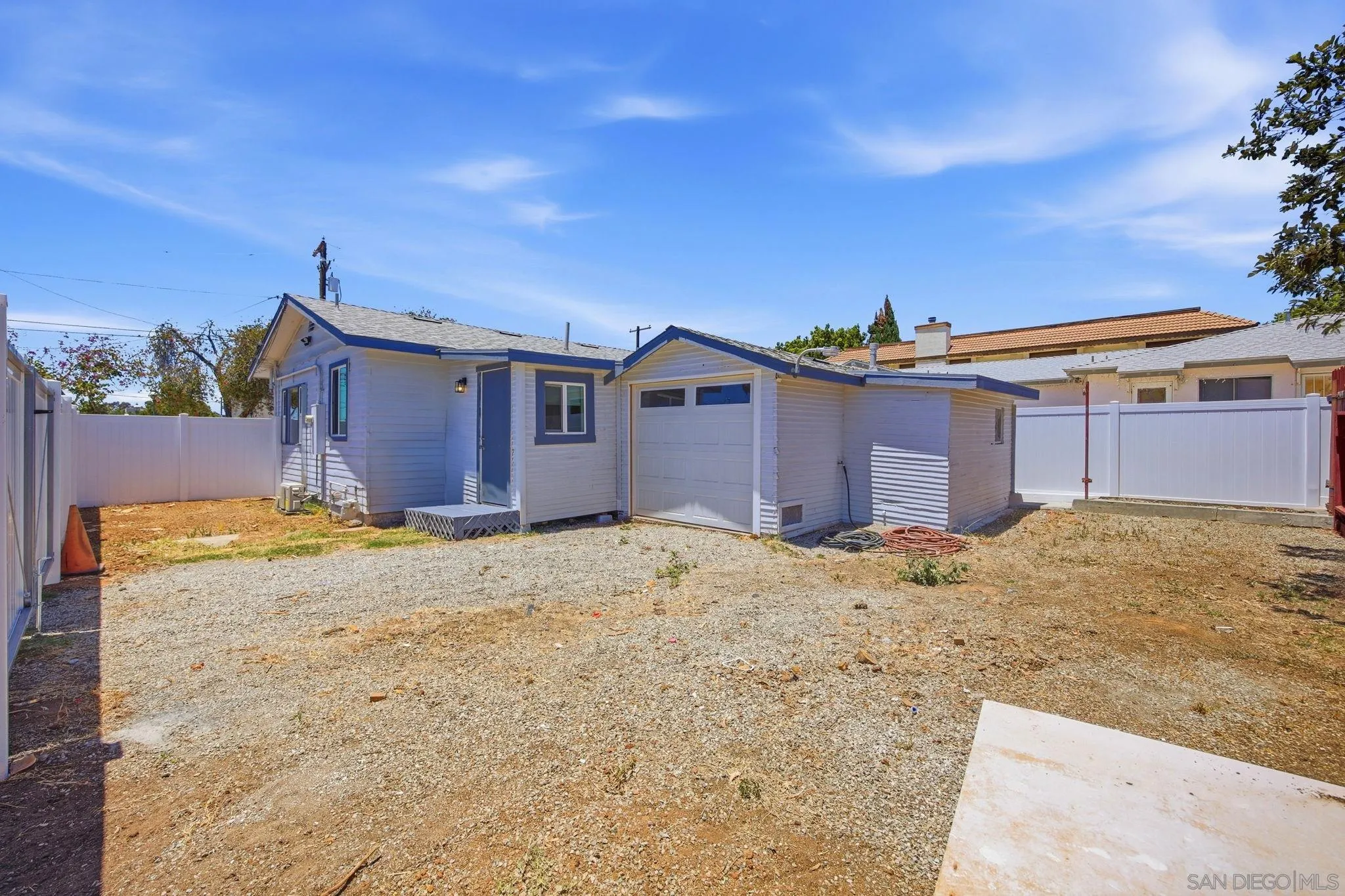 https://cdn.realtyfeed.com/cdn/127/260015901/2dddfcfc67d8201d7ef5ab7dac91c2ef.webp