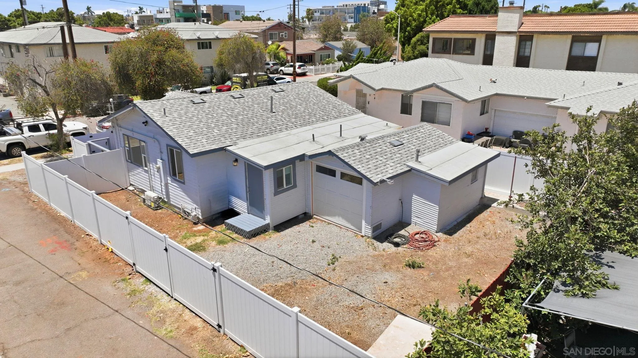 https://cdn.realtyfeed.com/cdn/127/260015901/470494852e1e84d5e3ce69a8429cd9b9.webp