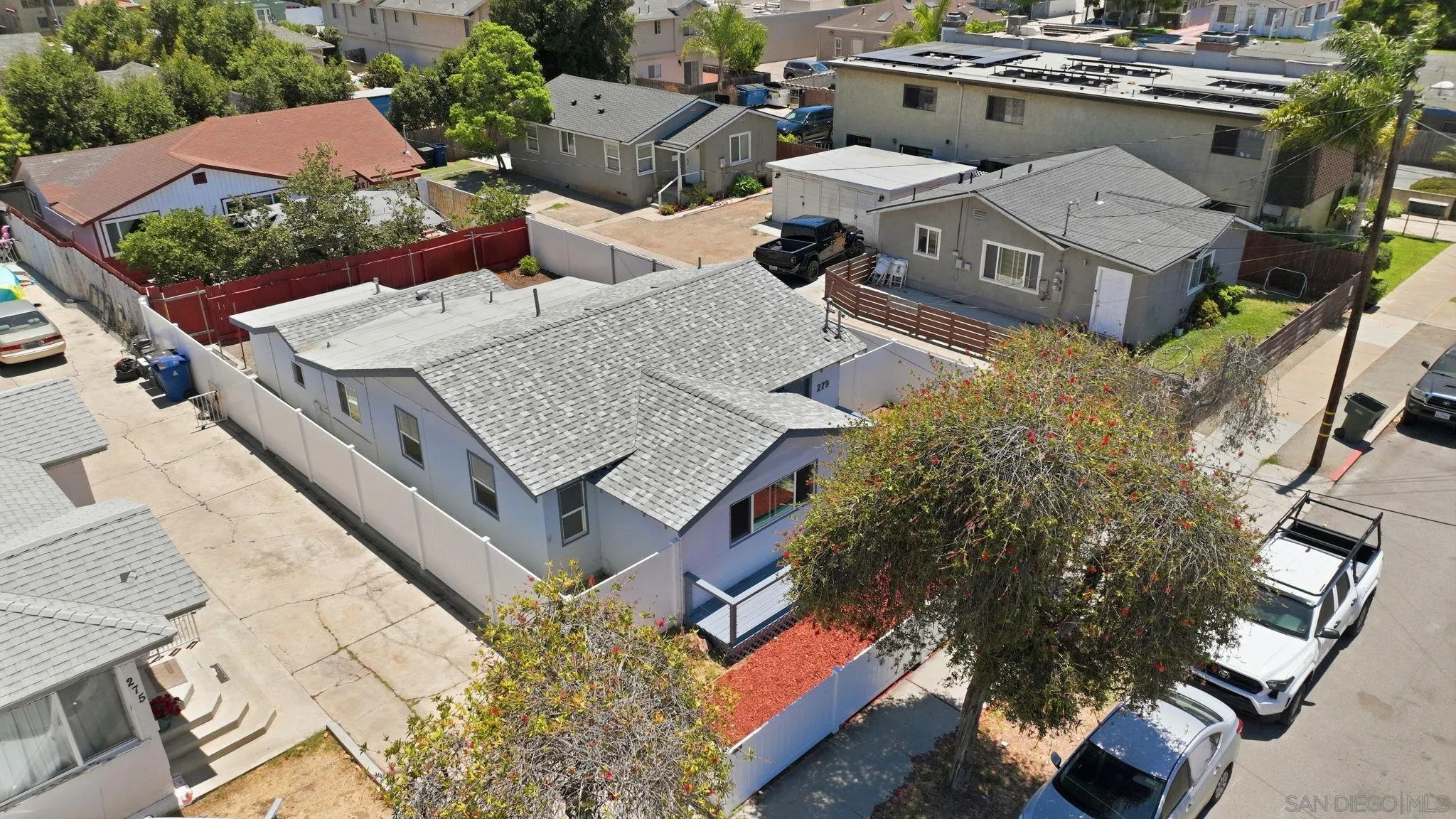 https://cdn.realtyfeed.com/cdn/127/260015901/51a6dd7cd85e87eab71c01cabbe622bc.webp