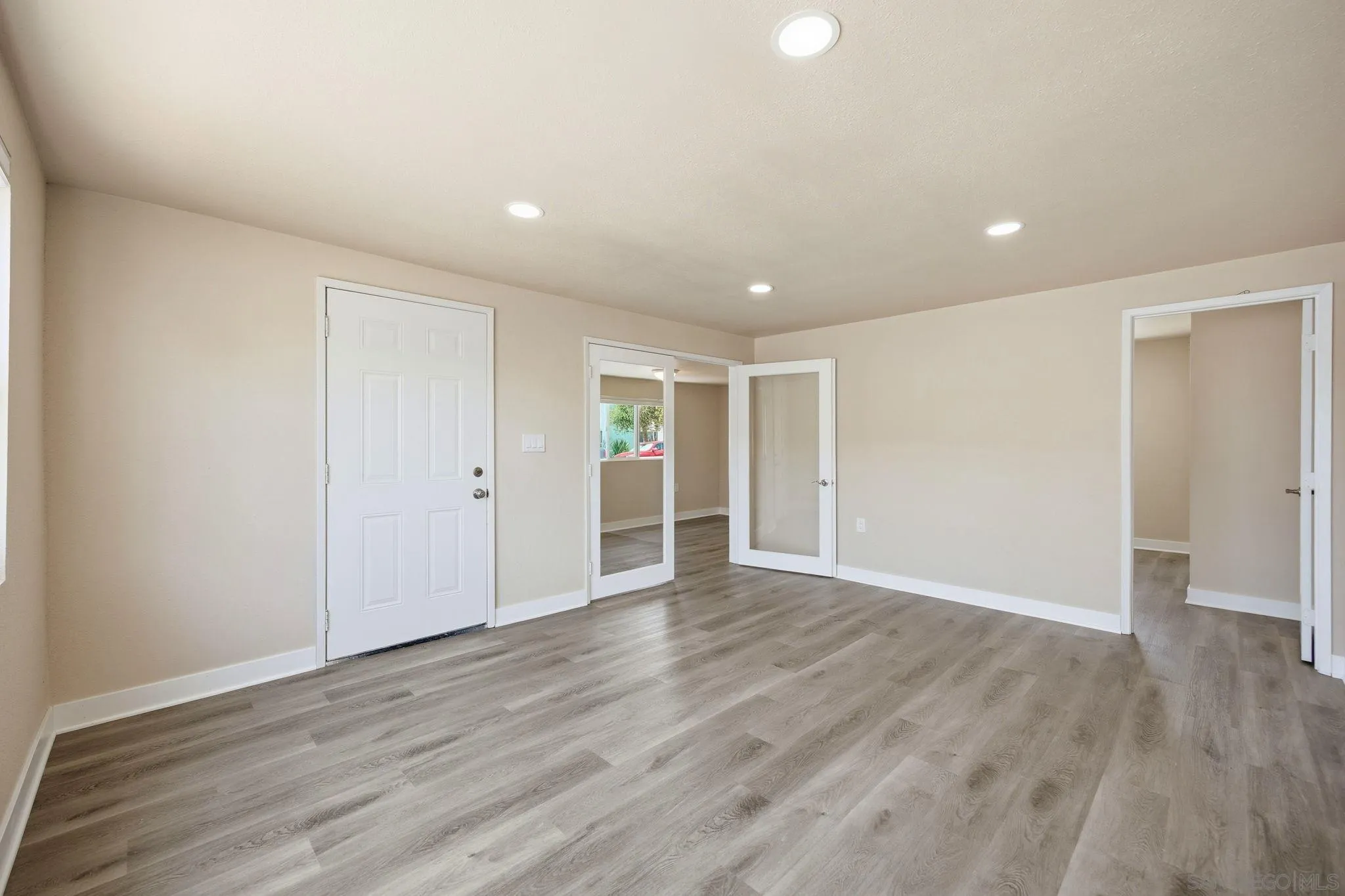 https://cdn.realtyfeed.com/cdn/127/260015901/6522e4de2baa7ceb221b855b37f66afc.webp