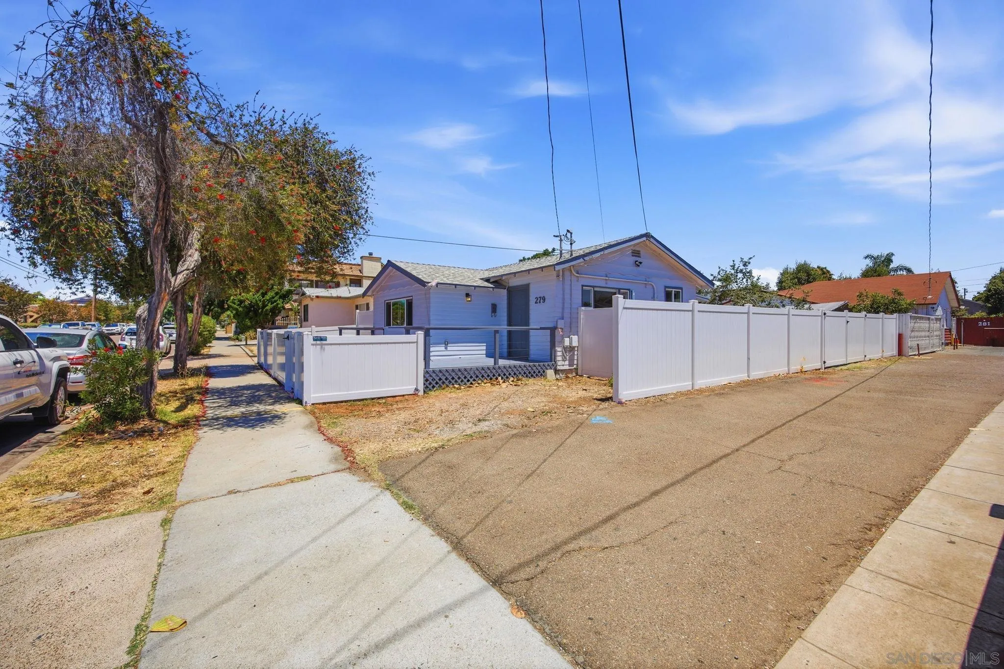 https://cdn.realtyfeed.com/cdn/127/260015901/8882f14848b152bb9f849cb3cd4a4170.webp