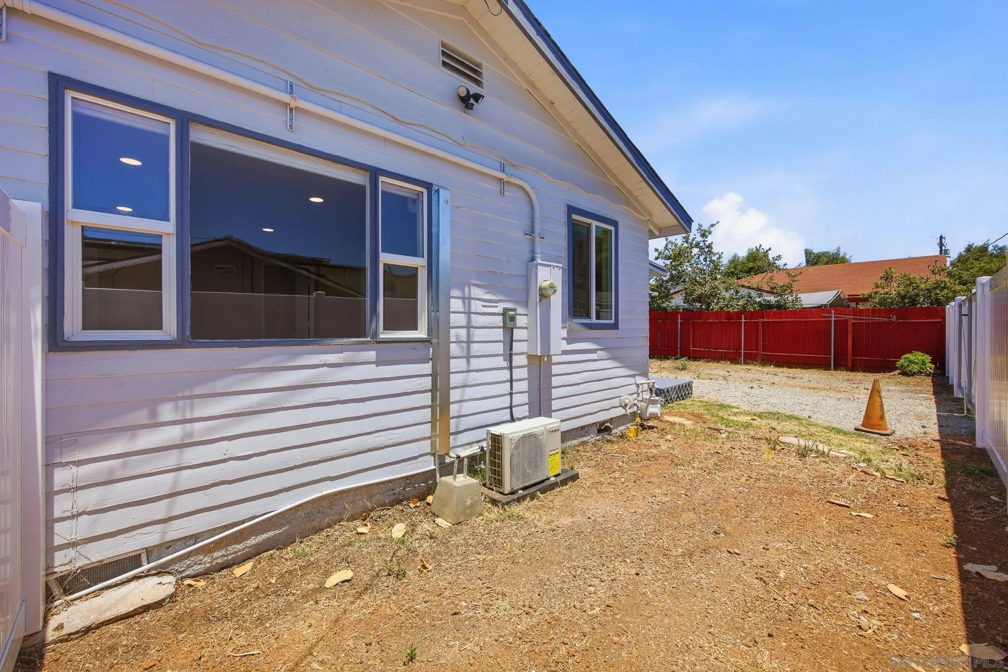 https://cdn.realtyfeed.com/cdn/127/260015901/8f0addf4757ebb53c1f41240deffd956.webp
