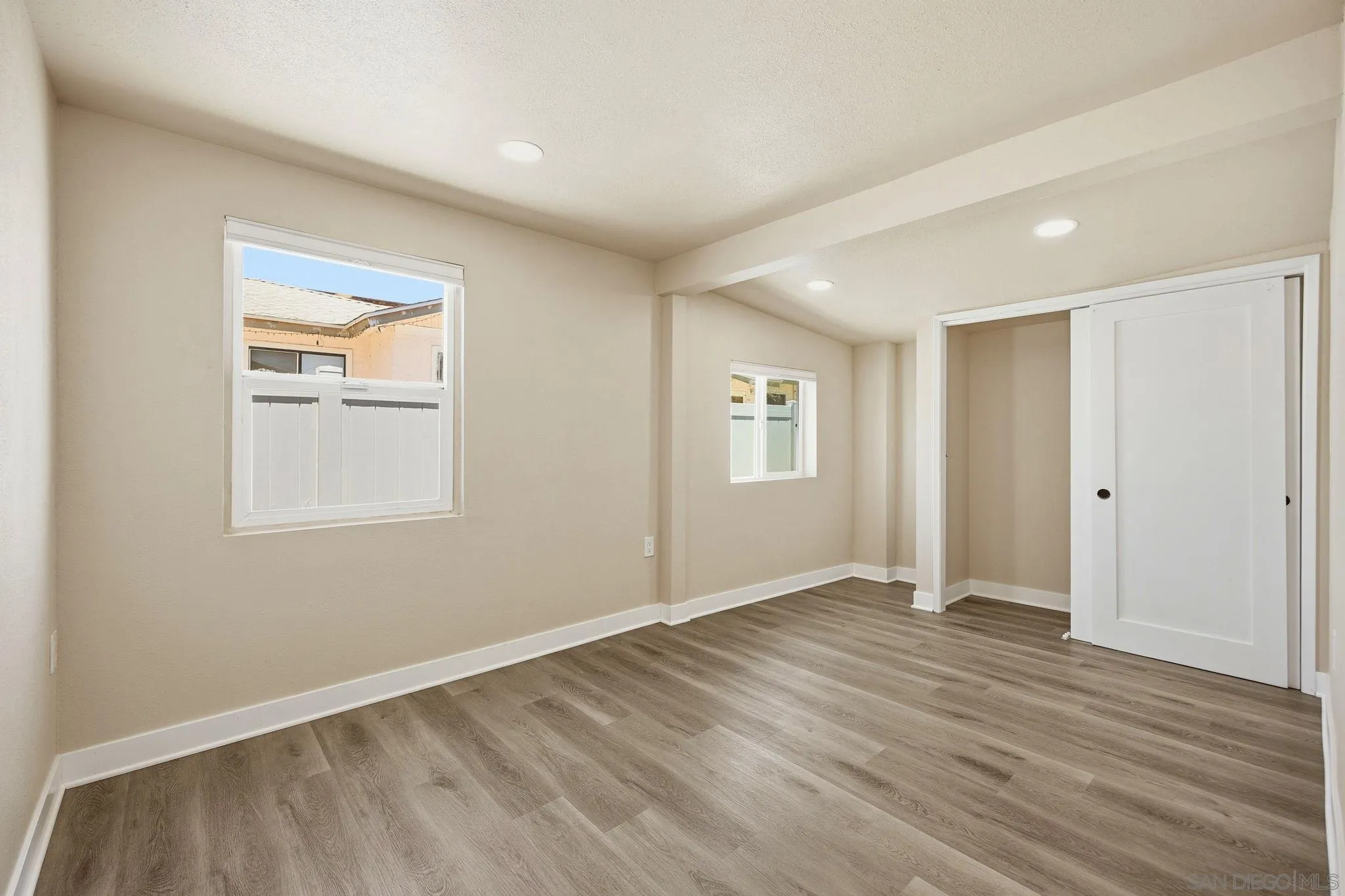 https://cdn.realtyfeed.com/cdn/127/260015901/b60dab0dc40c10c384623abd5ae3f483.webp