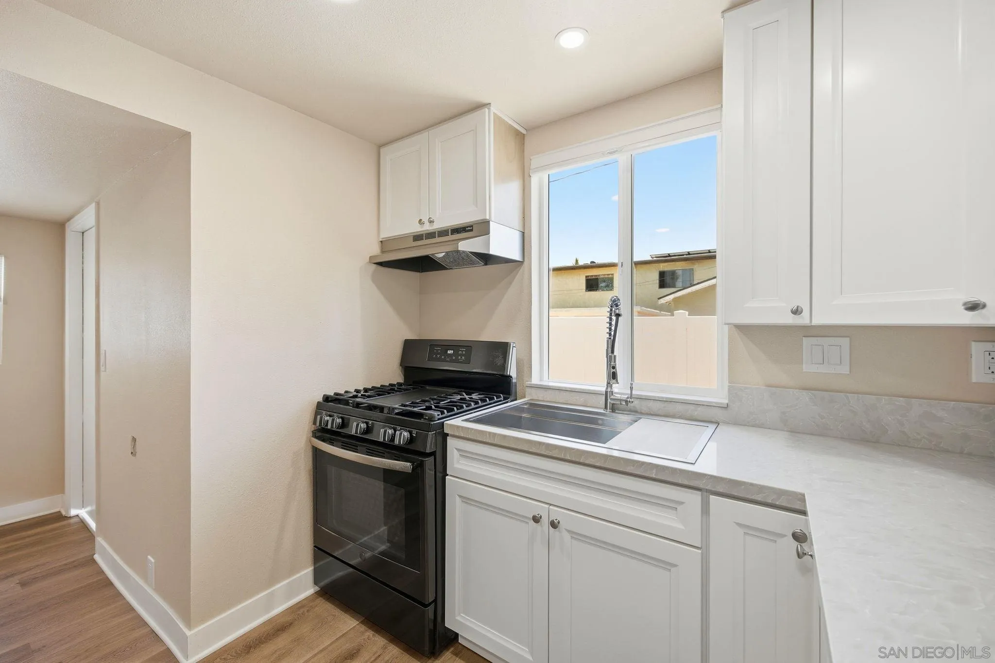 https://cdn.realtyfeed.com/cdn/127/260015901/f8b2d155e151e8bc3b56a5fac1966e01.webp