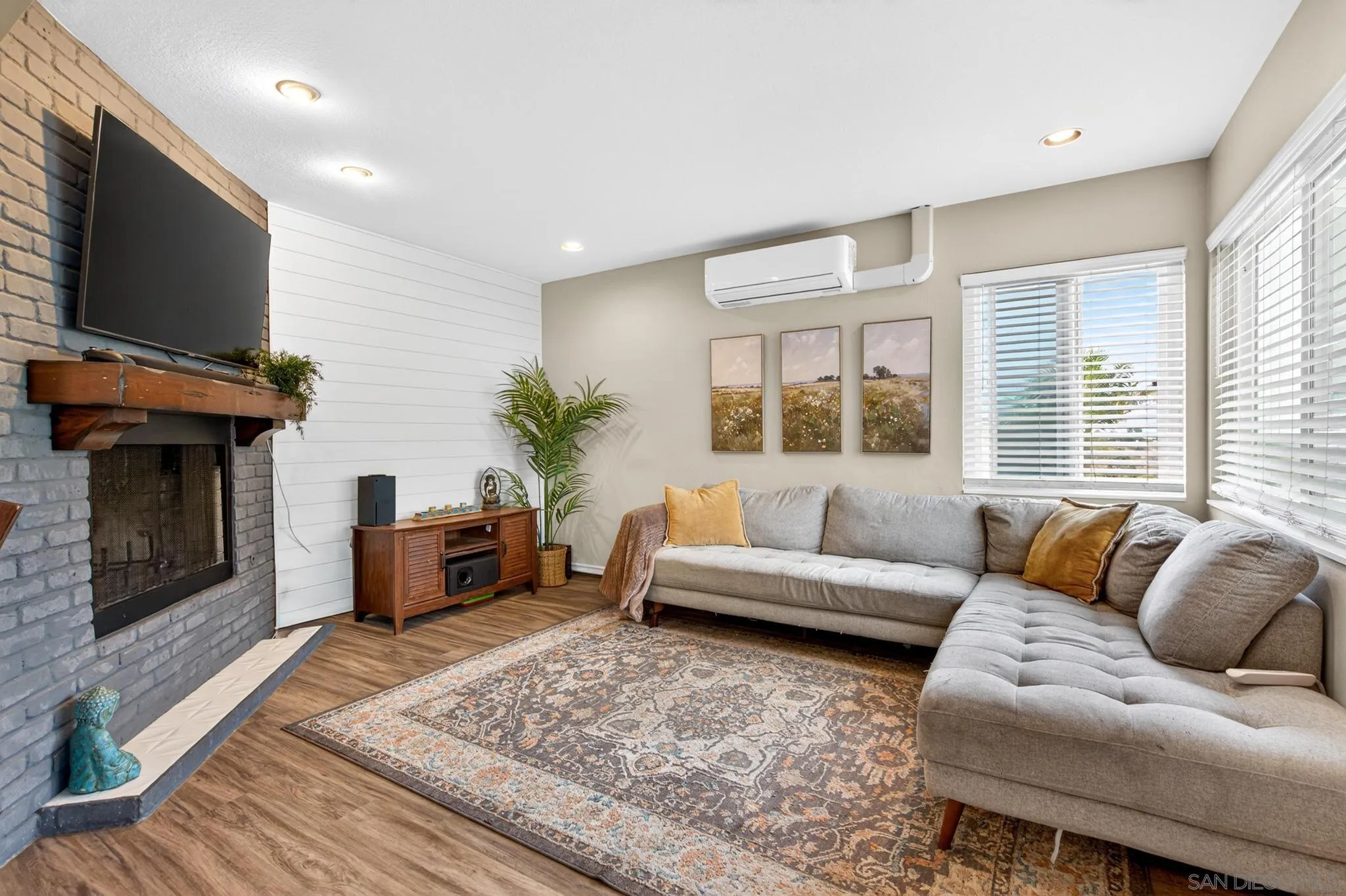 https://cdn.realtyfeed.com/cdn/127/260015904/0c76ea0ee6330010b686862831963192.webp