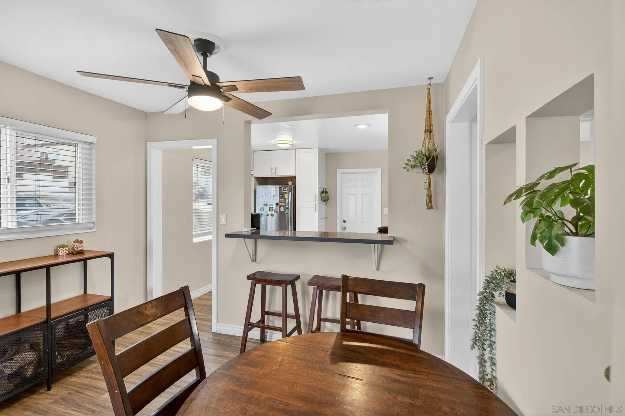 https://cdn.realtyfeed.com/cdn/127/260015904/5522965ae1bc3809a76a07439a5fd495.webp