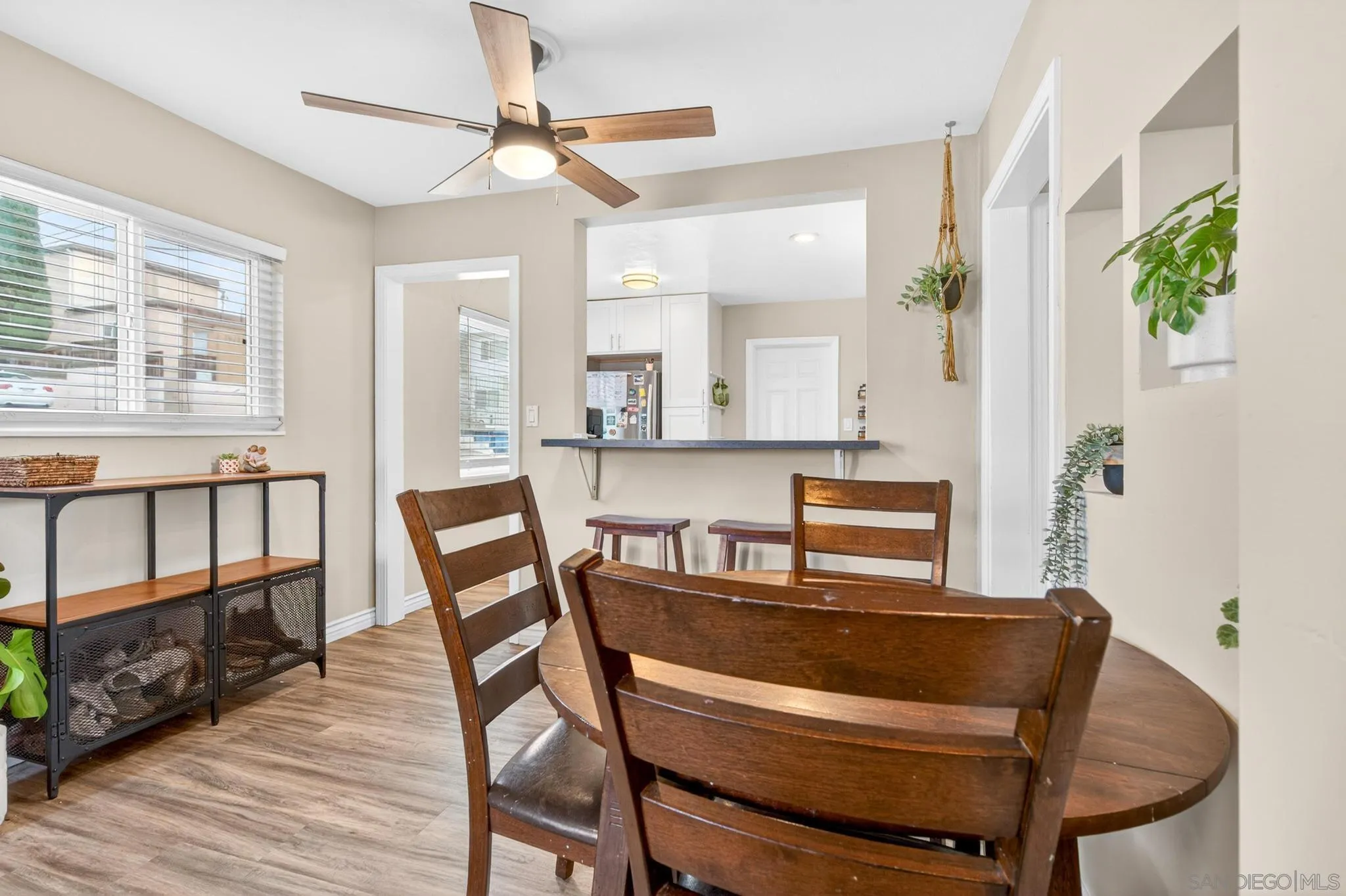 https://cdn.realtyfeed.com/cdn/127/260015904/5d65393863d1122e4b241535a43ed61b.webp