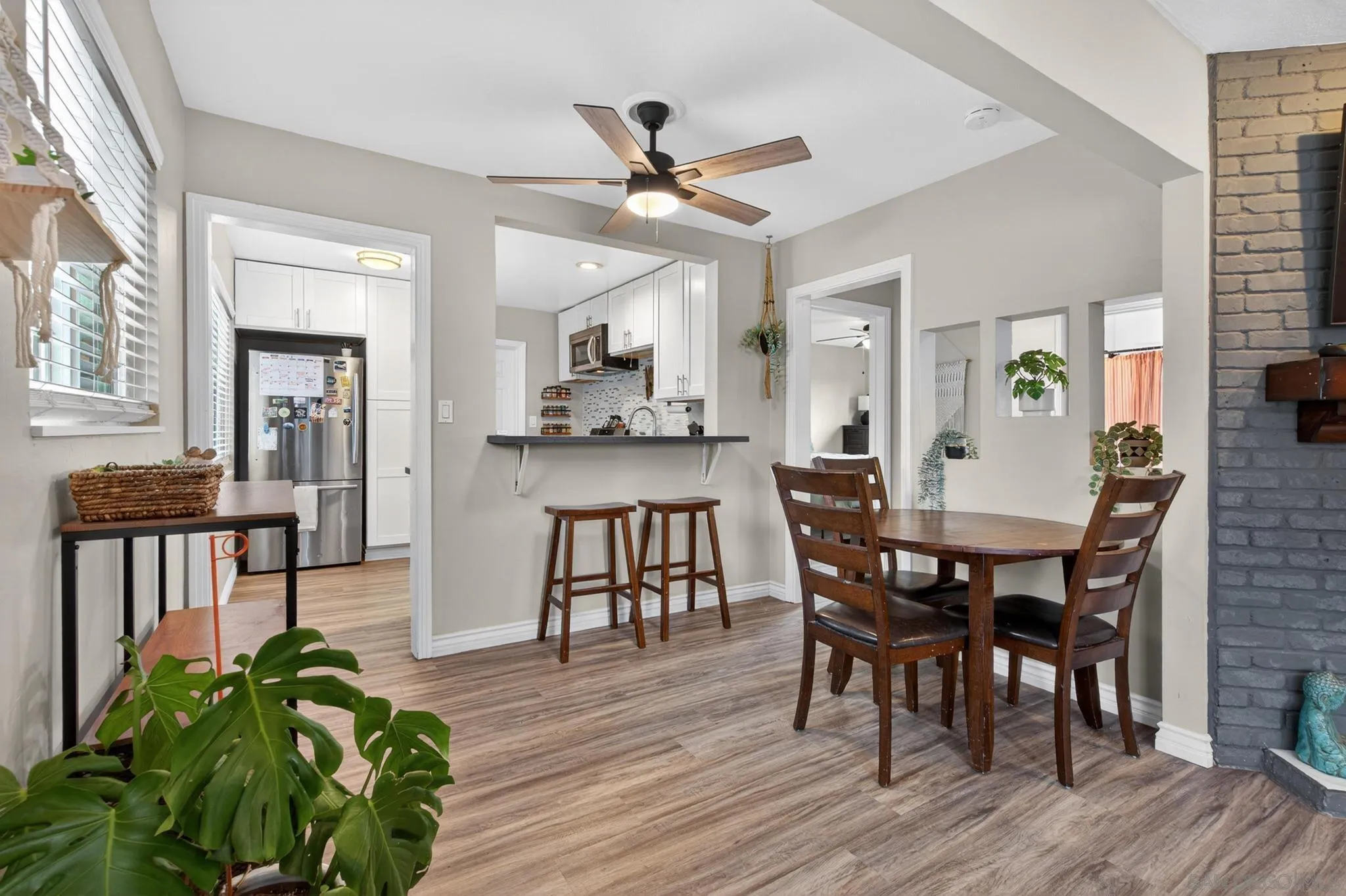 https://cdn.realtyfeed.com/cdn/127/260015904/753b32ff36009aaab06c794d8d4008a3.webp