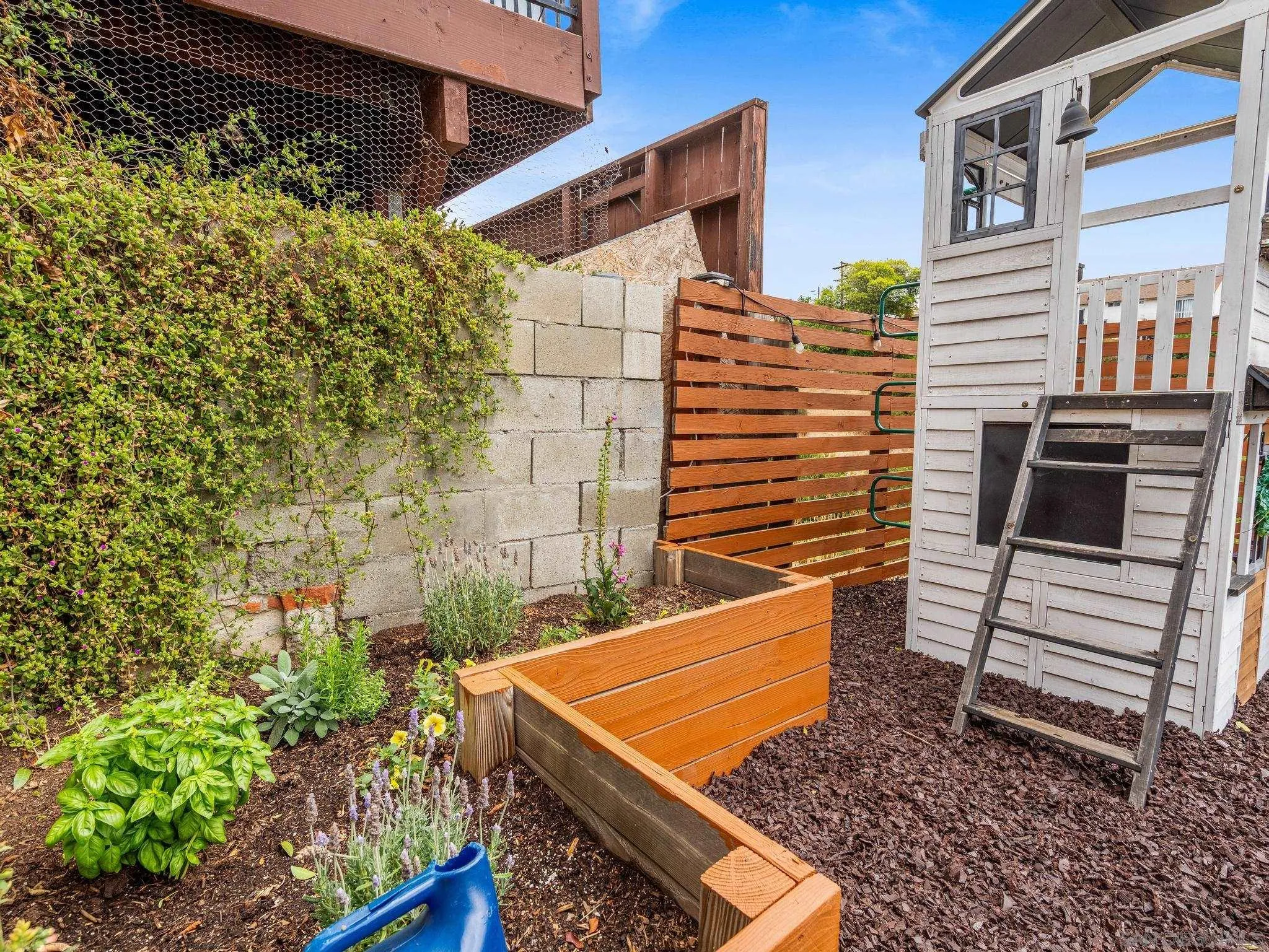 https://cdn.realtyfeed.com/cdn/127/260015904/94345533371ff22bd3763076e31acbe9.webp