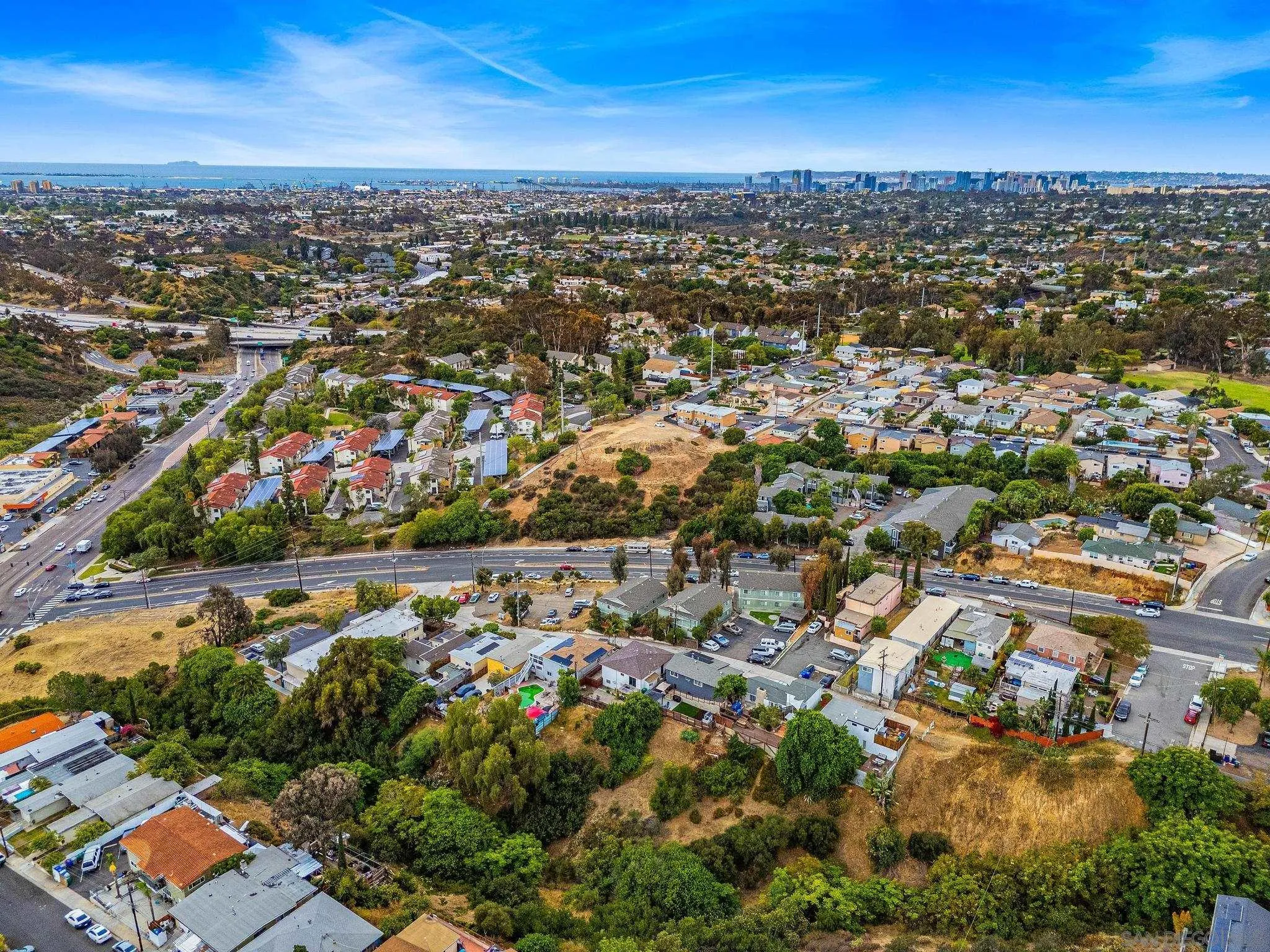 https://cdn.realtyfeed.com/cdn/127/260015904/9c798453afb107bb2da1cc9435821bda.webp