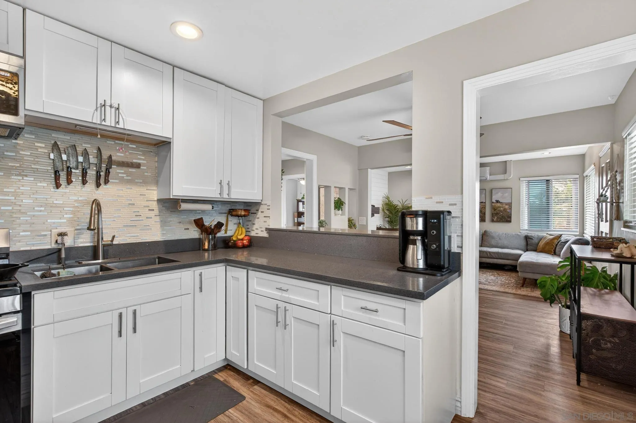 https://cdn.realtyfeed.com/cdn/127/260015904/a408bf86ae4767c77762d02bee26c4d1.webp