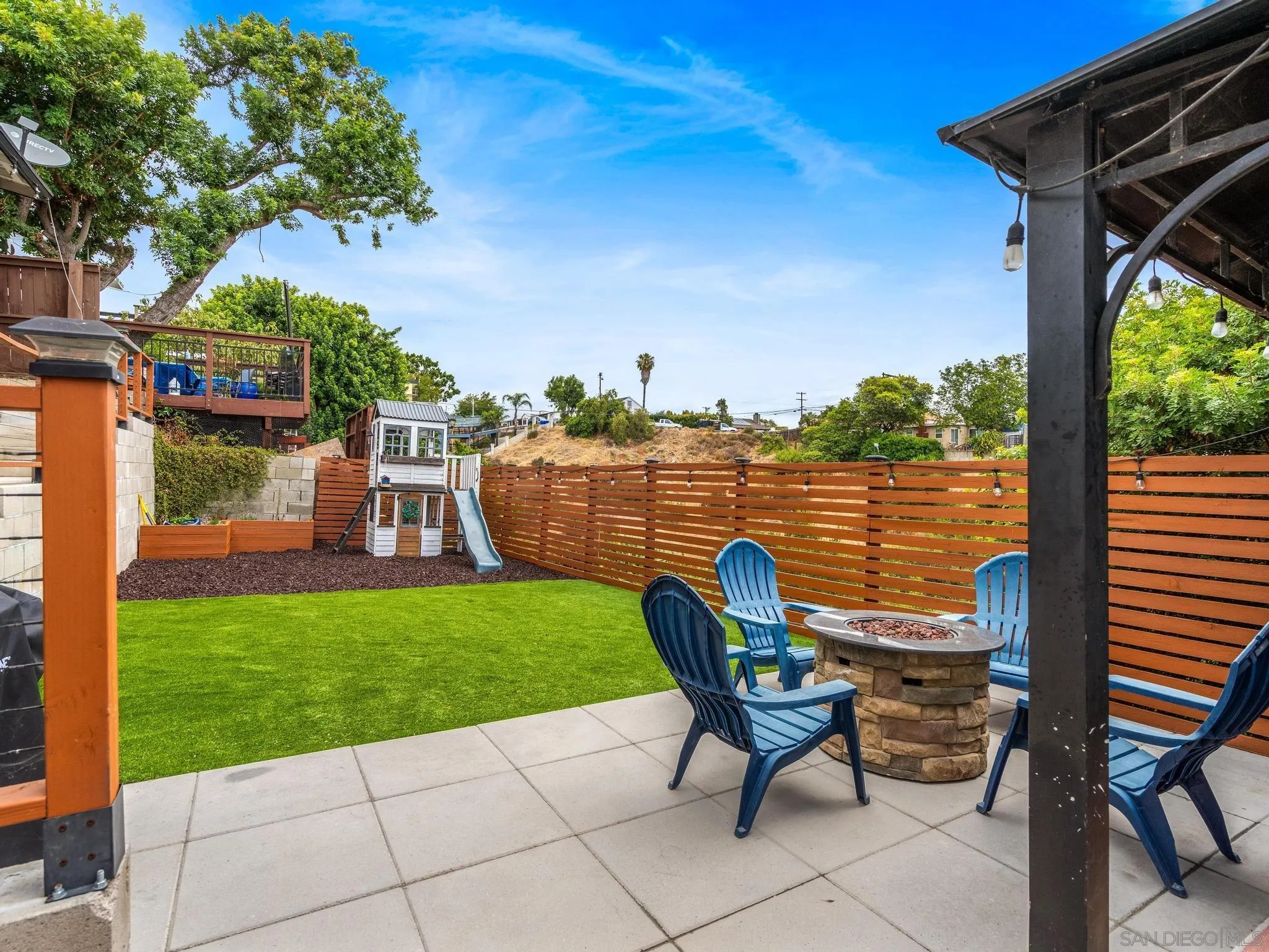 https://cdn.realtyfeed.com/cdn/127/260015904/b012e6bc6df58d2dcba9b859dc0b9b3f.webp