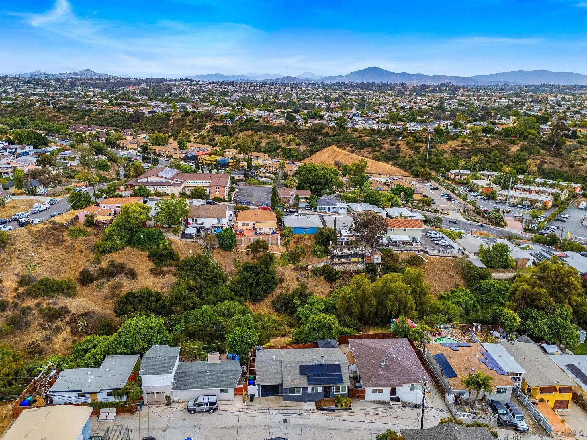 https://cdn.realtyfeed.com/cdn/127/260015904/fa0db9b180c2f3f33854179397724d79.webp