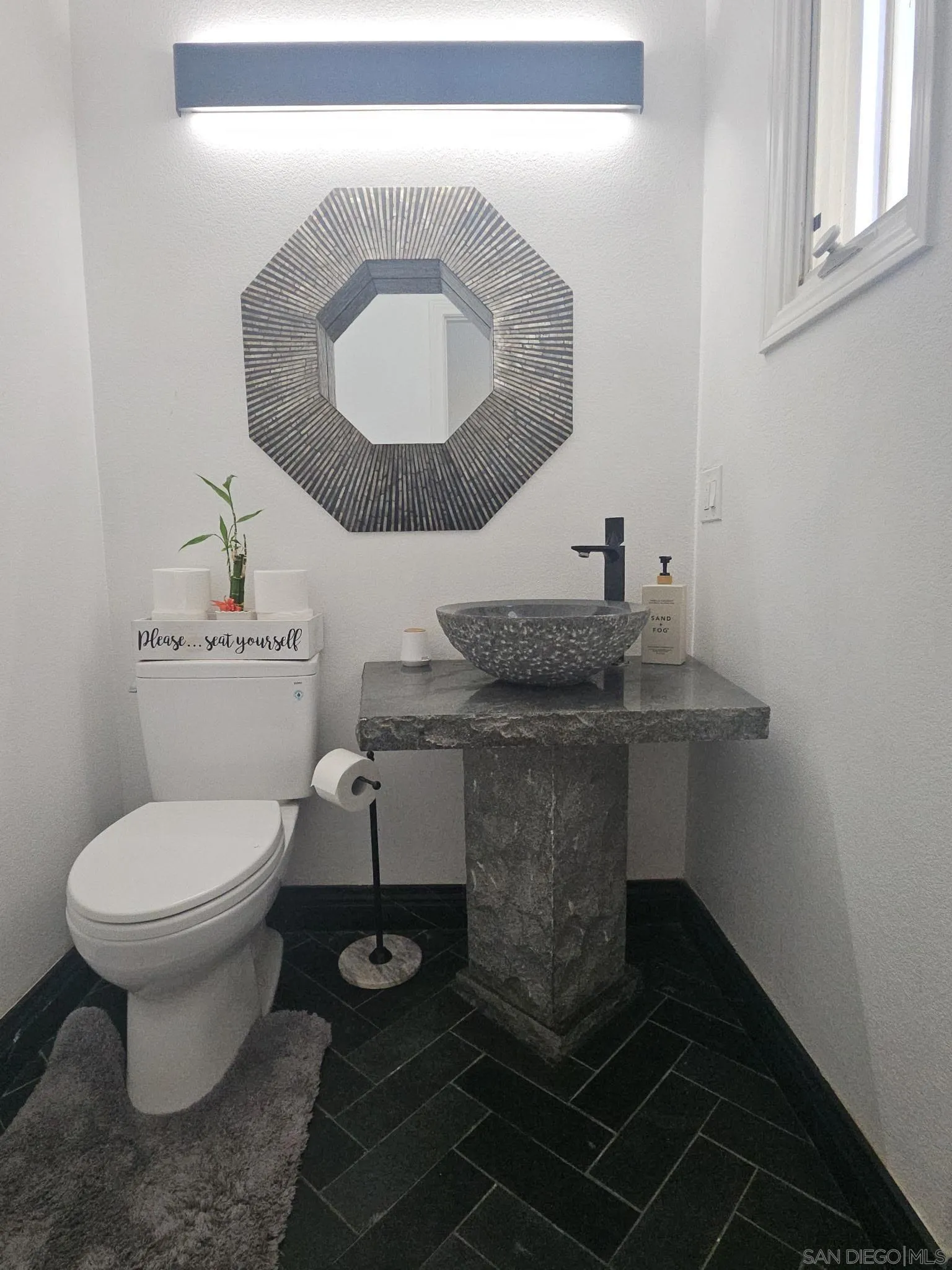 https://cdn.realtyfeed.com/cdn/127/260015905/4935400b41a3b501b6bc86679a0773d4.webp