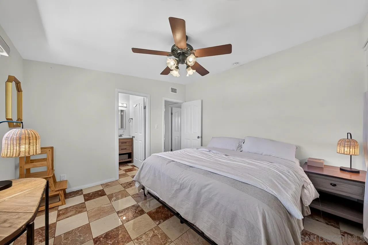 https://cdn.realtyfeed.com/cdn/127/260015909/182647e8ed87d1f12aa8468eaec1a093.webp