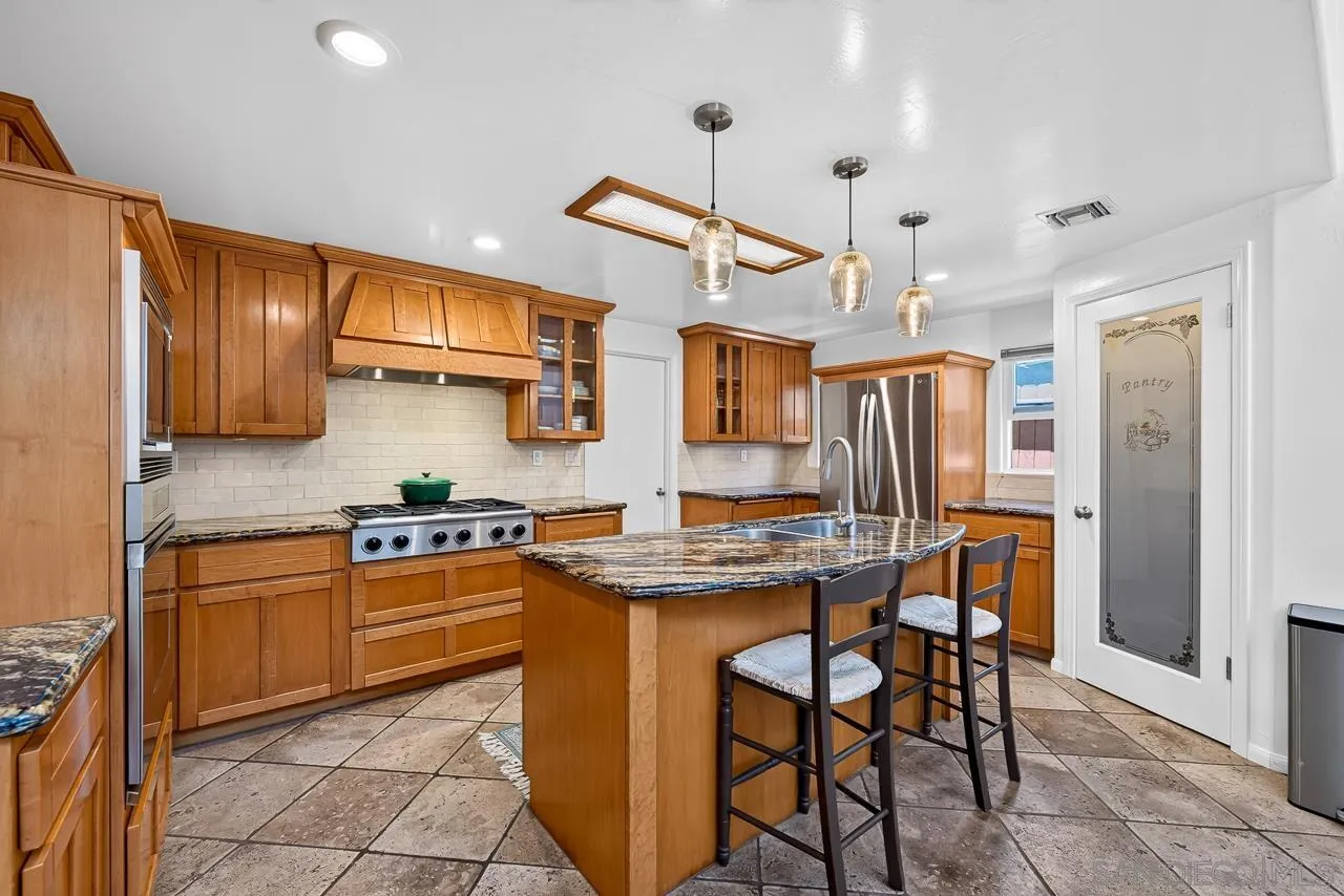 https://cdn.realtyfeed.com/cdn/127/260015909/1d62510394e3565cf5c2a2910fb71cf6.webp