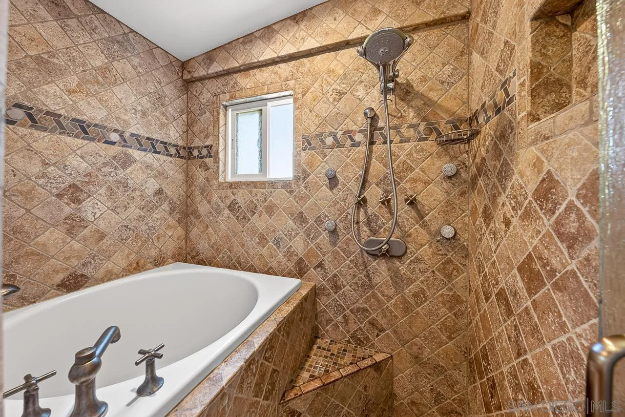 https://cdn.realtyfeed.com/cdn/127/260015909/adb745c82909f46a66a8156c733daf31.webp