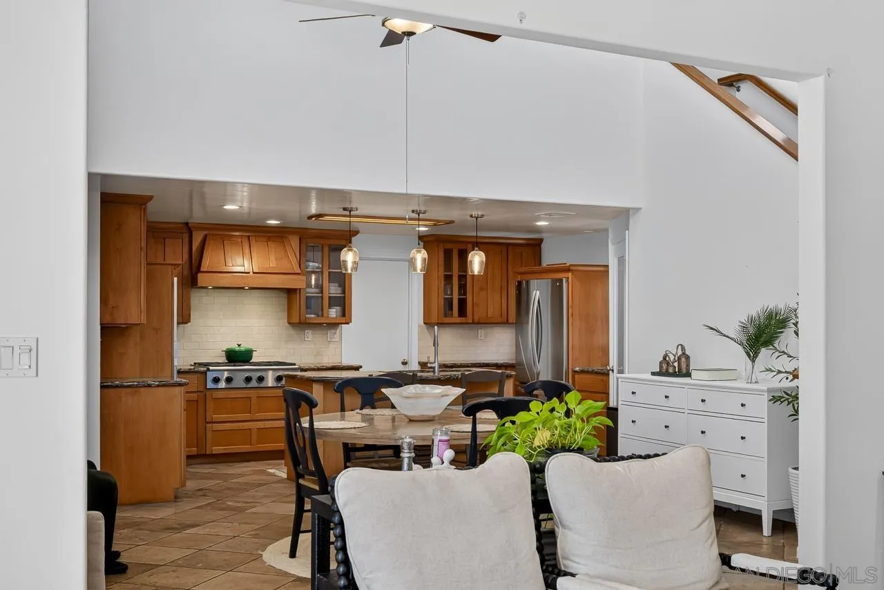 https://cdn.realtyfeed.com/cdn/127/260015909/b8e0b044b7997d88875510bcb7113591.webp