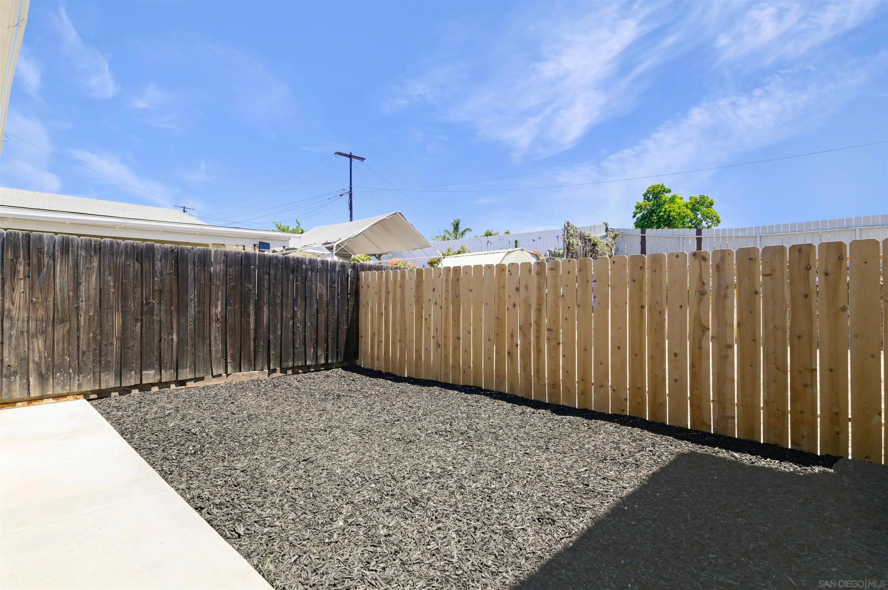https://cdn.realtyfeed.com/cdn/127/260015911/184c4a15711d035ef350b601135ef872.webp