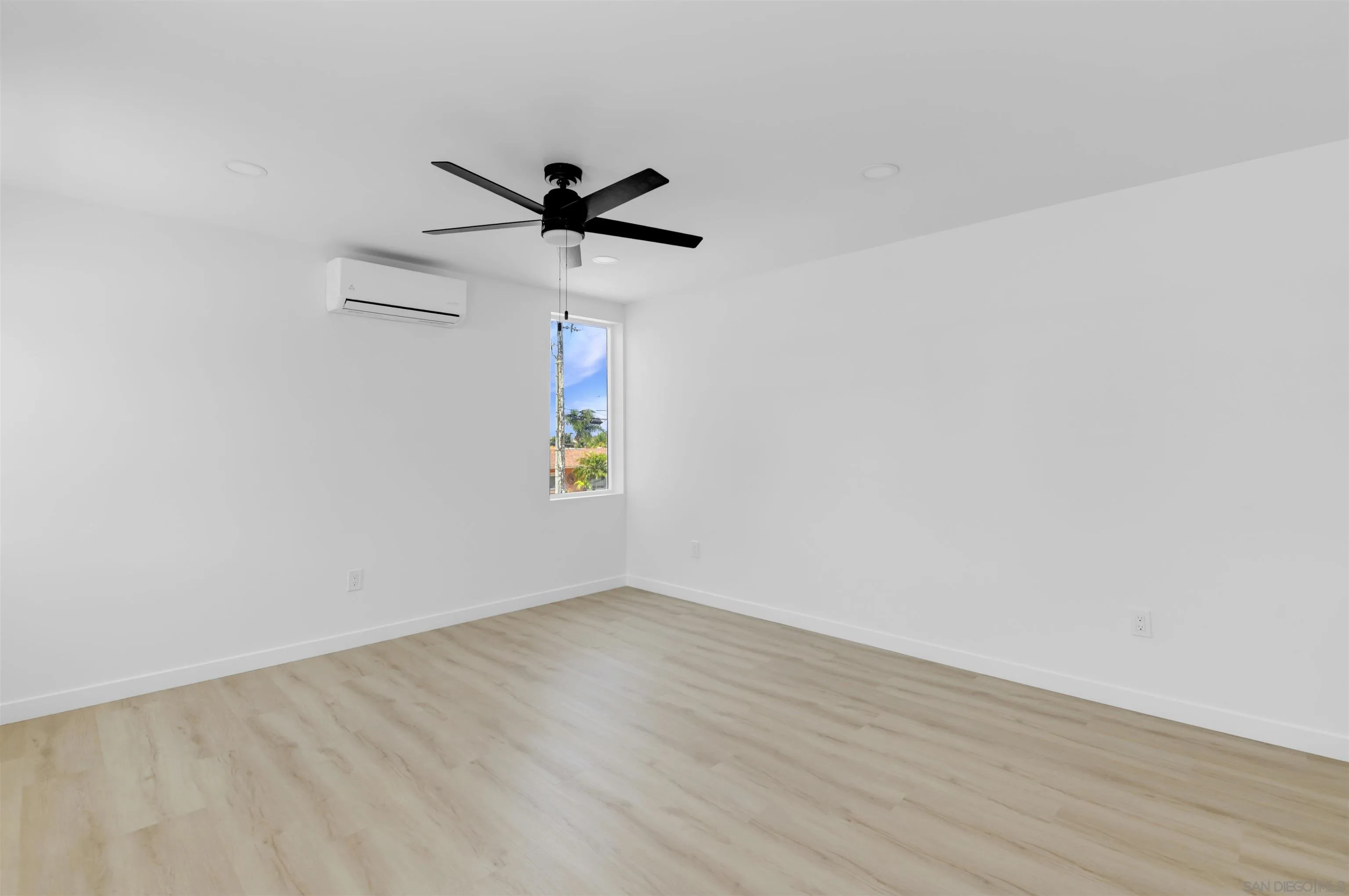 https://cdn.realtyfeed.com/cdn/127/260015911/285a02f98a5f5eb06035b6bc70814215.webp
