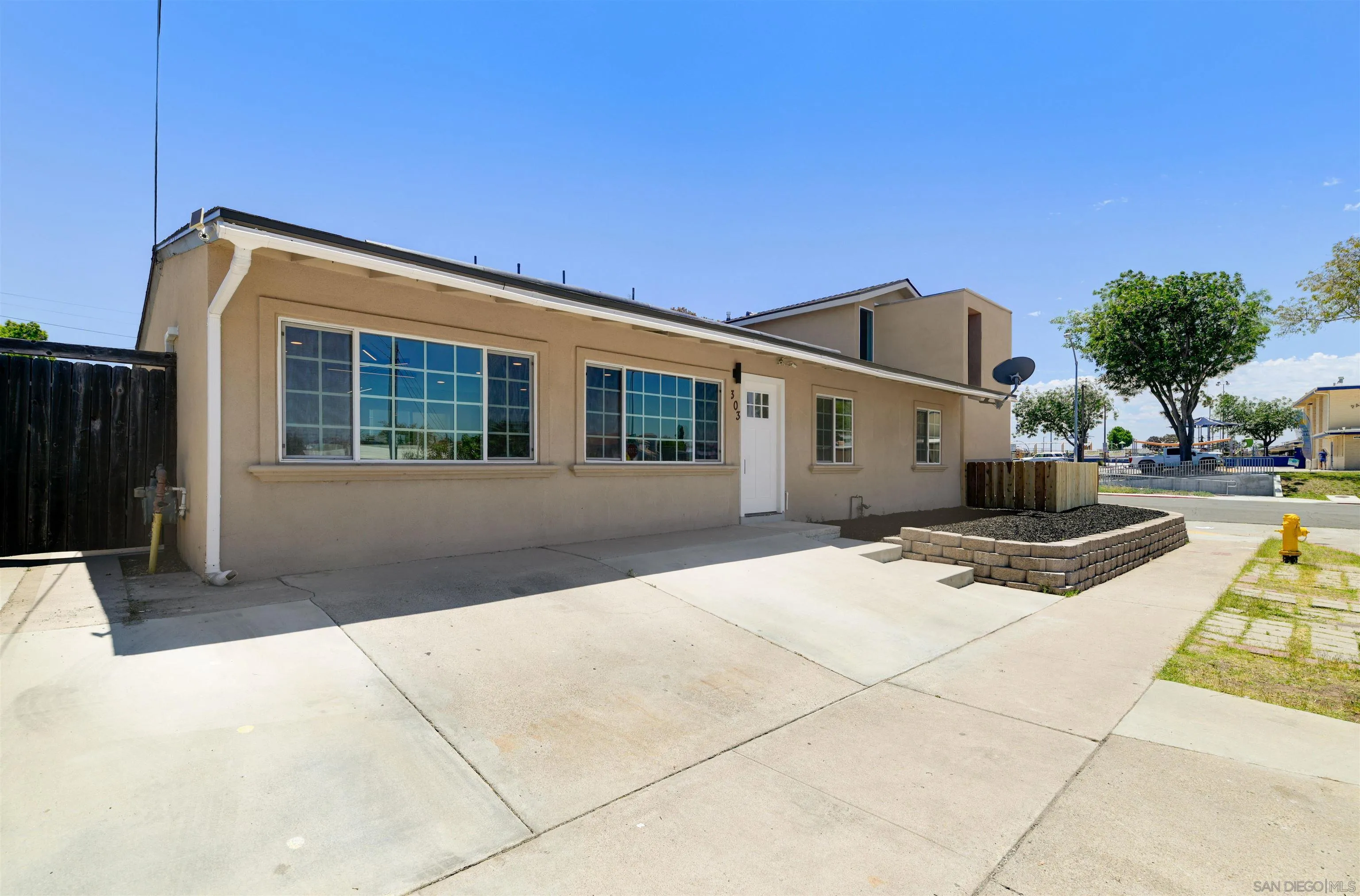 https://cdn.realtyfeed.com/cdn/127/260015911/4cbf00150488bd1ec1b5acaf35b28a5e.webp