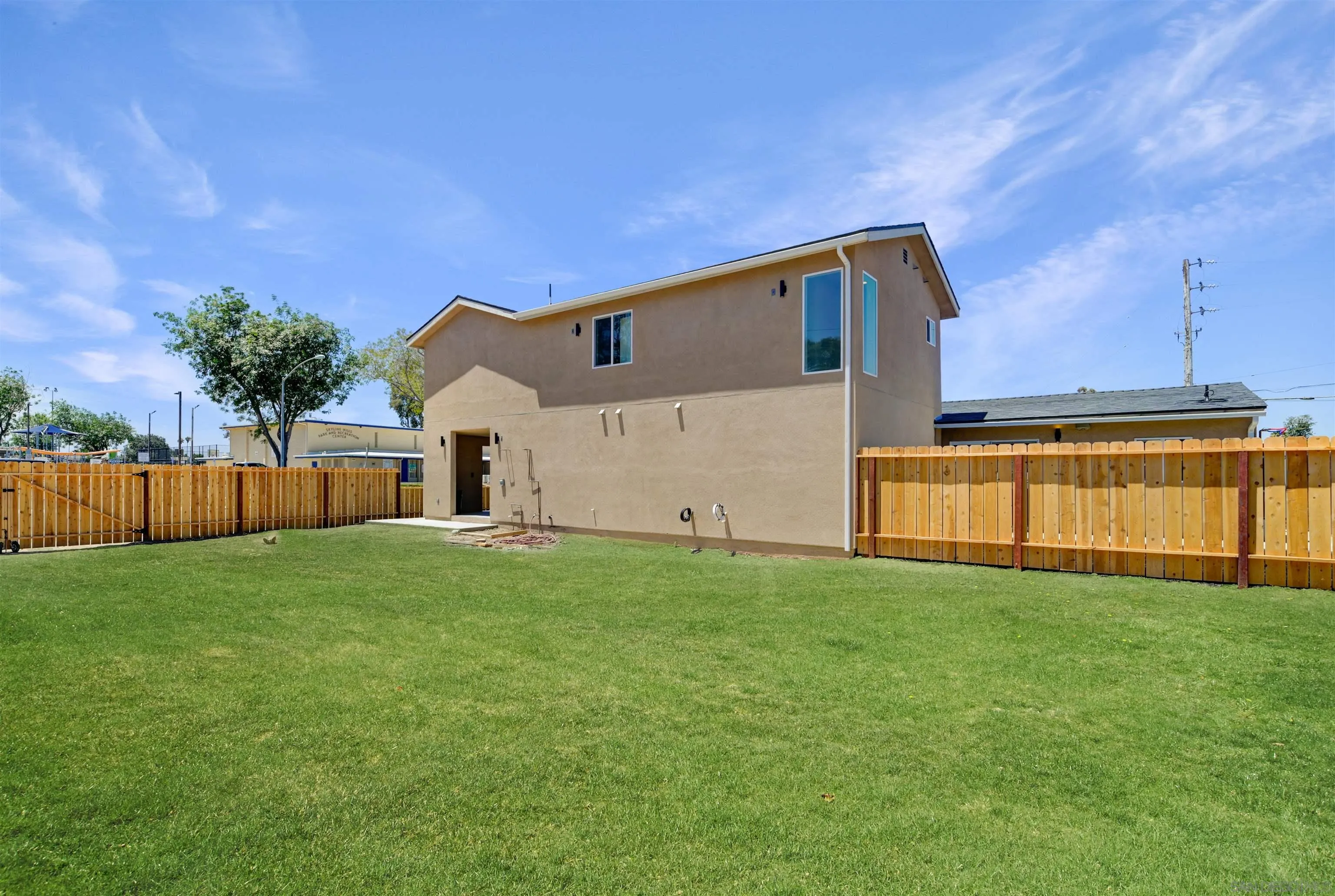 https://cdn.realtyfeed.com/cdn/127/260015911/616219a89e1aa11d6fe2542ef32e0dc3.webp