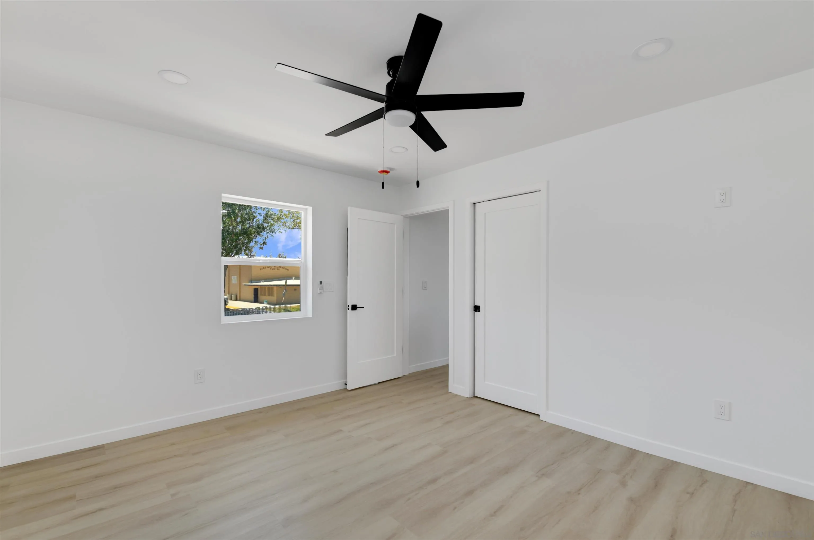 https://cdn.realtyfeed.com/cdn/127/260015911/668e7172000ece5aa47fd4250d7270ac.webp