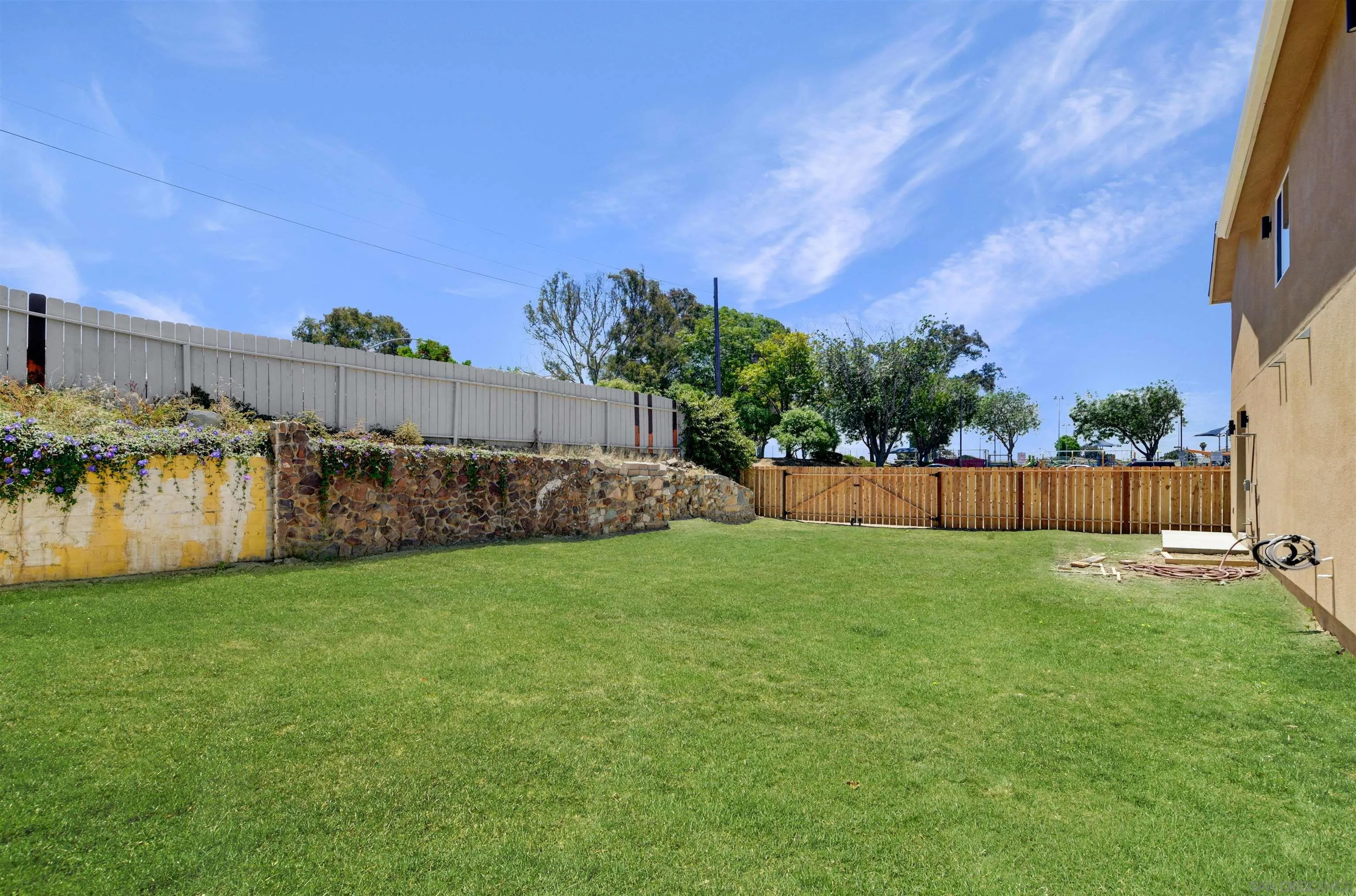 https://cdn.realtyfeed.com/cdn/127/260015911/6fee8e2a2da22bfa3e1f9683b8e0628b.webp