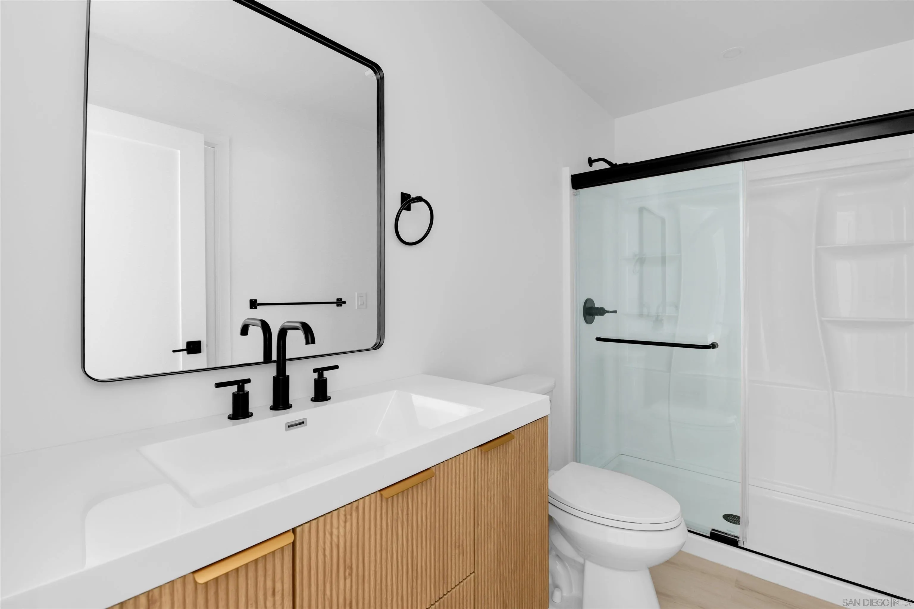https://cdn.realtyfeed.com/cdn/127/260015911/8ed3e1965b1d19ef983973765e477a58.webp