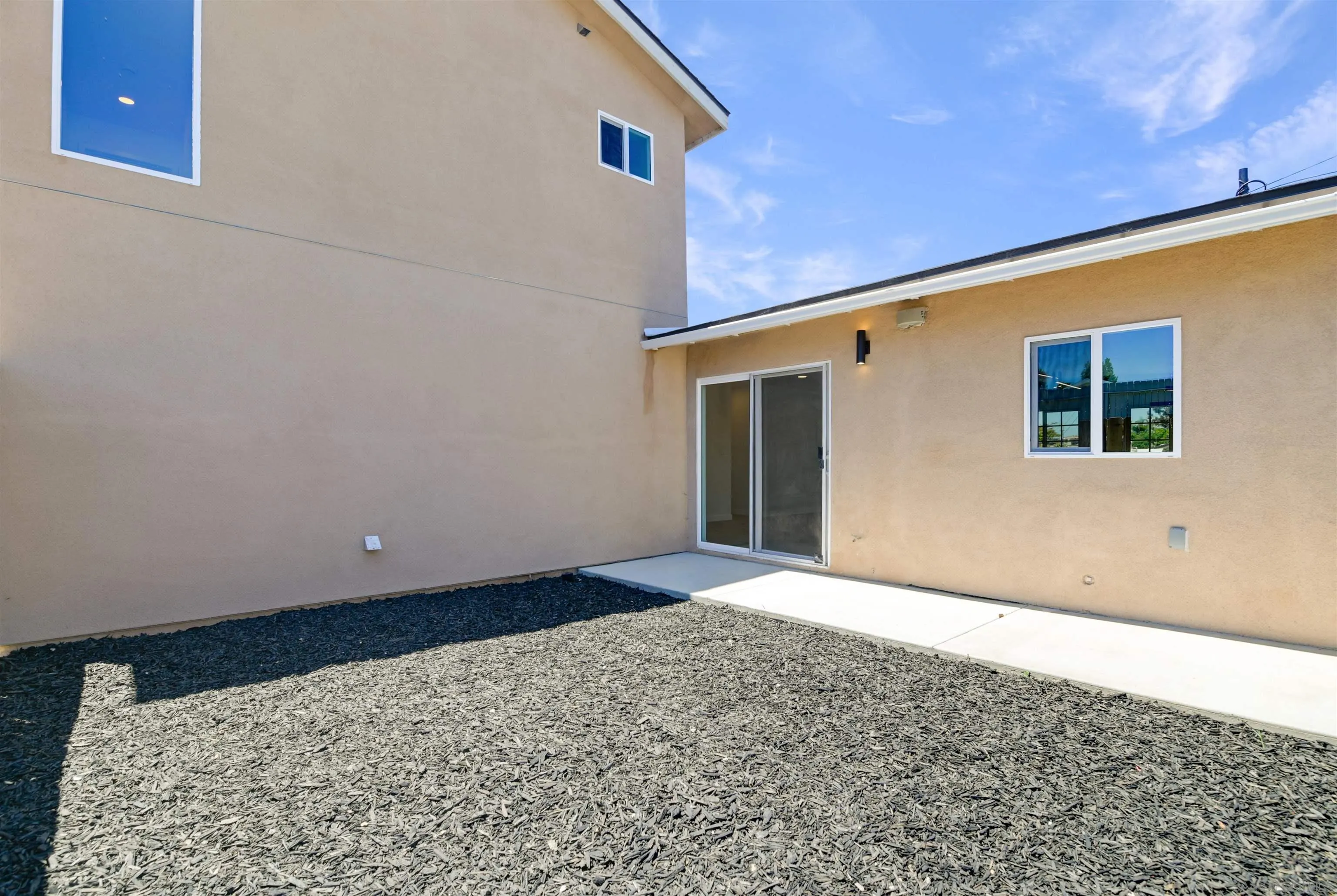 https://cdn.realtyfeed.com/cdn/127/260015911/d5ea32dfabf6984f0370590f5b942e52.webp