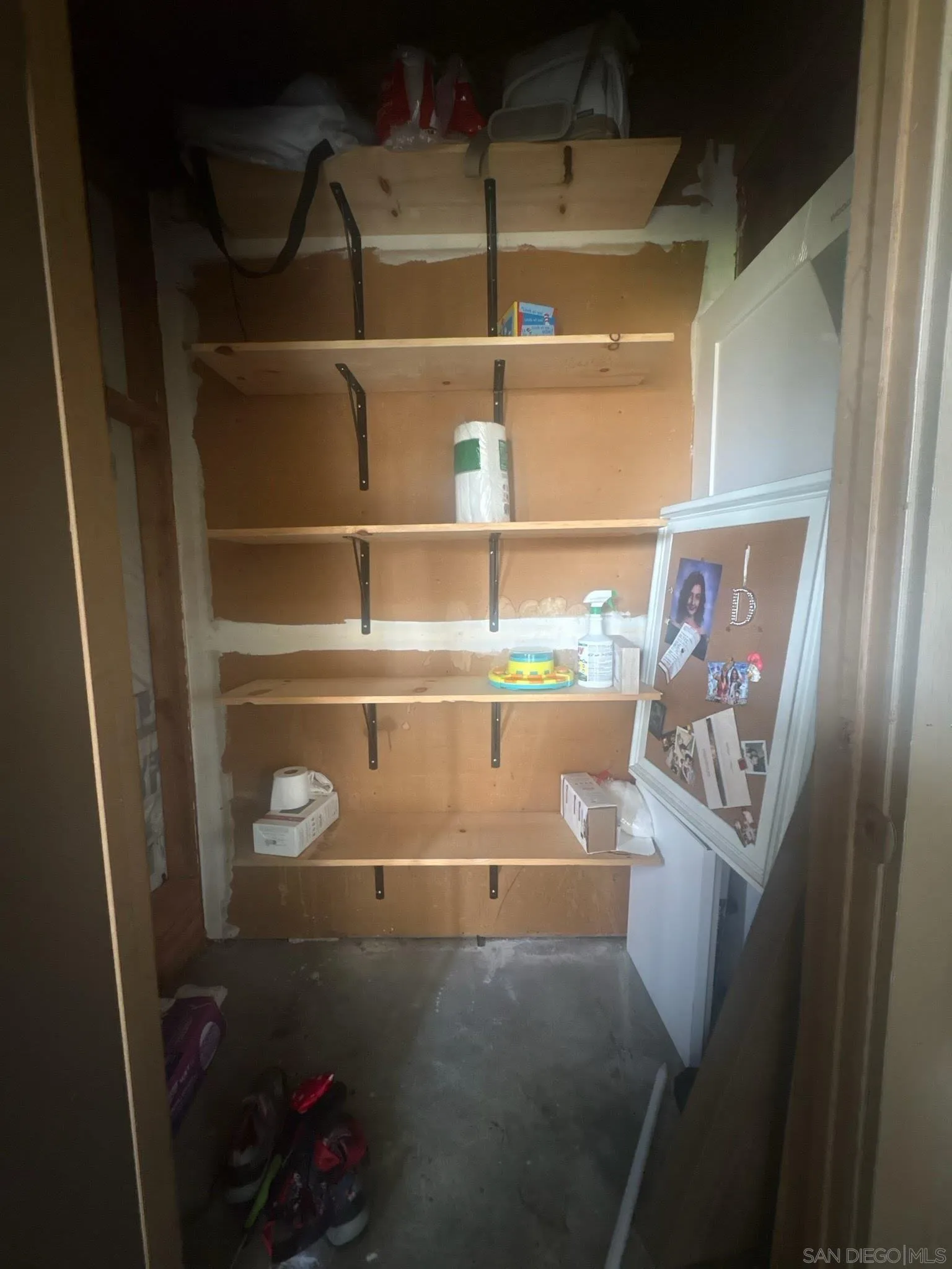 https://cdn.realtyfeed.com/cdn/127/260015913/458d5aae947533bfc15bd382742339cd.webp