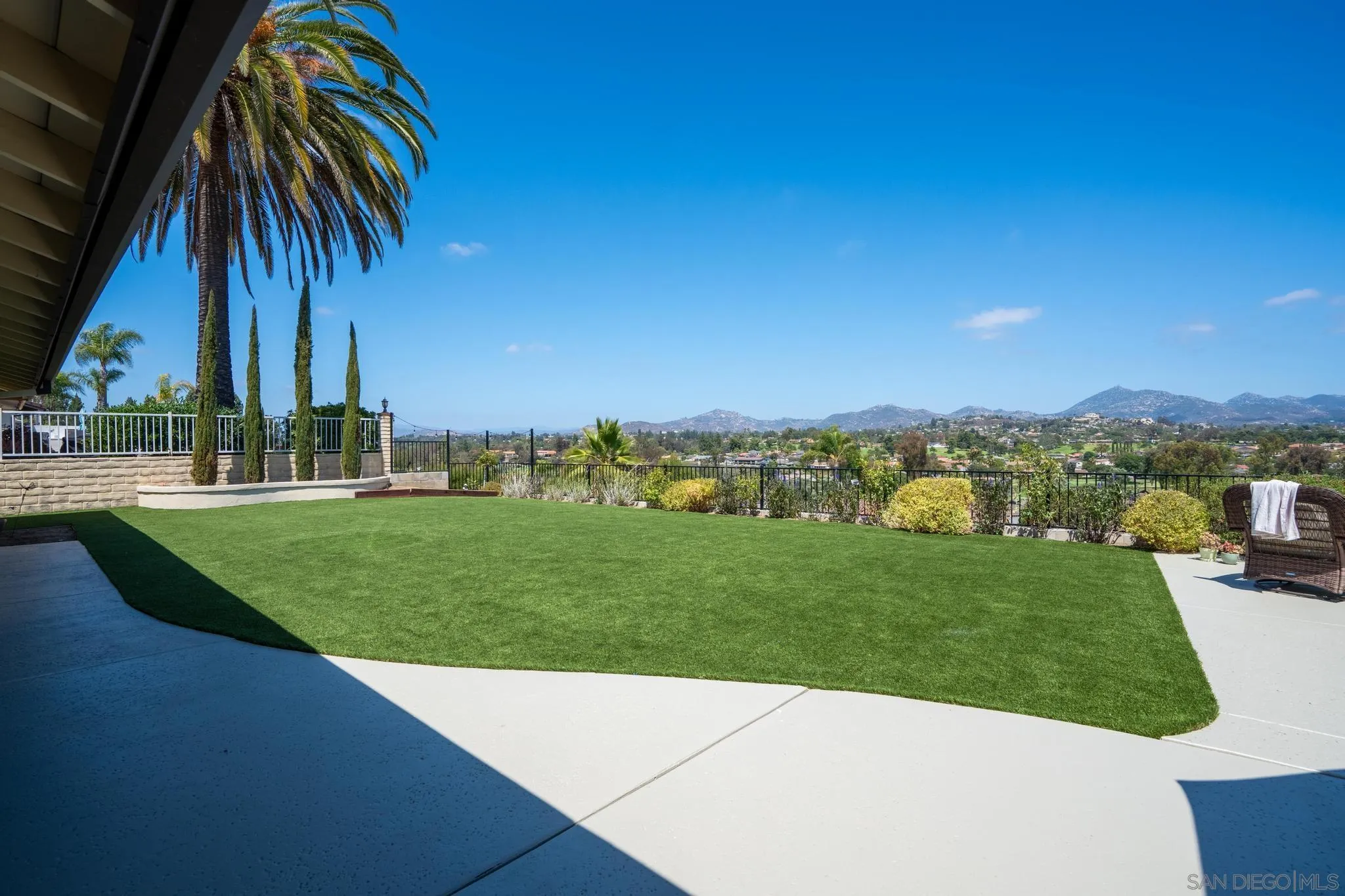 https://cdn.realtyfeed.com/cdn/127/260015914/10a9ee94cb73ff0d9df329c9c58cfedd.webp