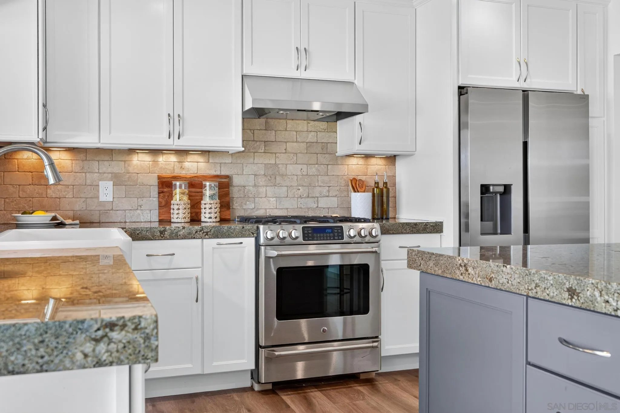 https://cdn.realtyfeed.com/cdn/127/260015914/580222d31ec11517e8bac041c2a42fad.webp