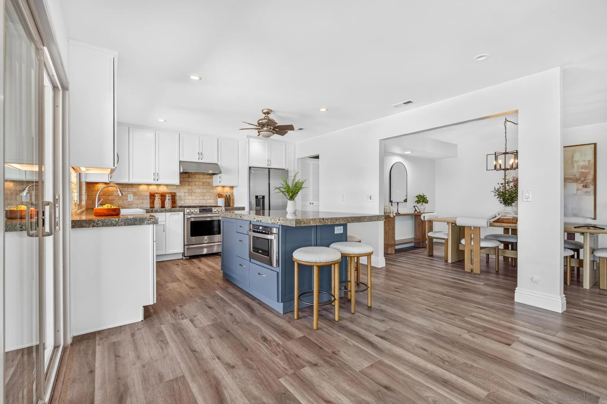 https://cdn.realtyfeed.com/cdn/127/260015914/7f09c5d4b8b2318e6db2d3e2a400931c.webp