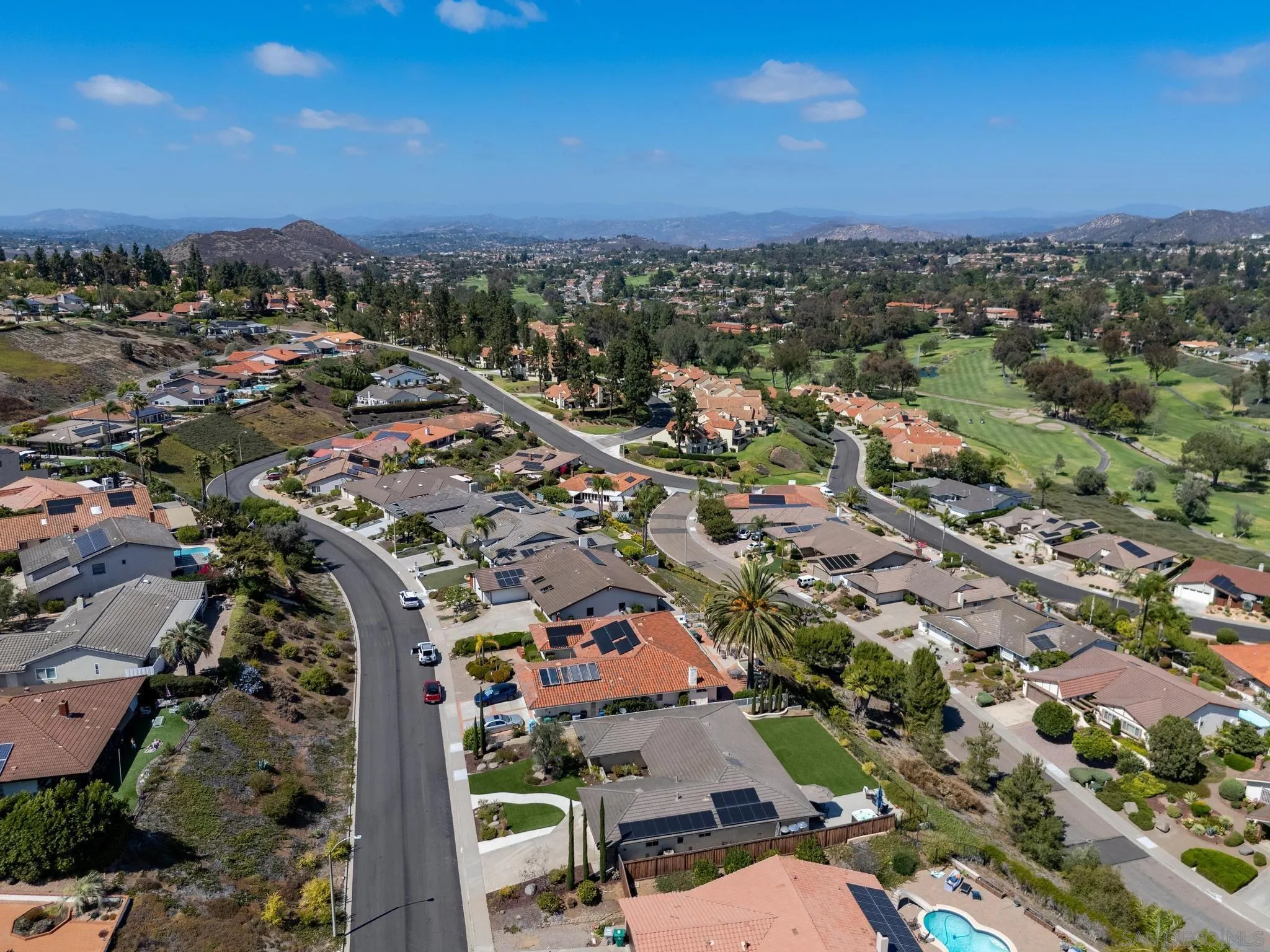 https://cdn.realtyfeed.com/cdn/127/260015914/c16431918697a1d1fd040b85d85d53e3.webp