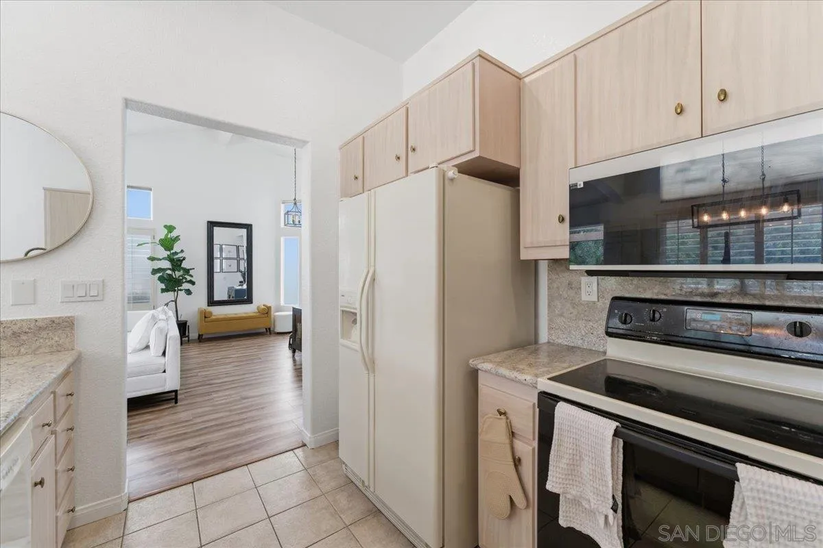 https://cdn.realtyfeed.com/cdn/127/260015915/08cdf0b89abb717d1362f2a1ccd78504.webp
