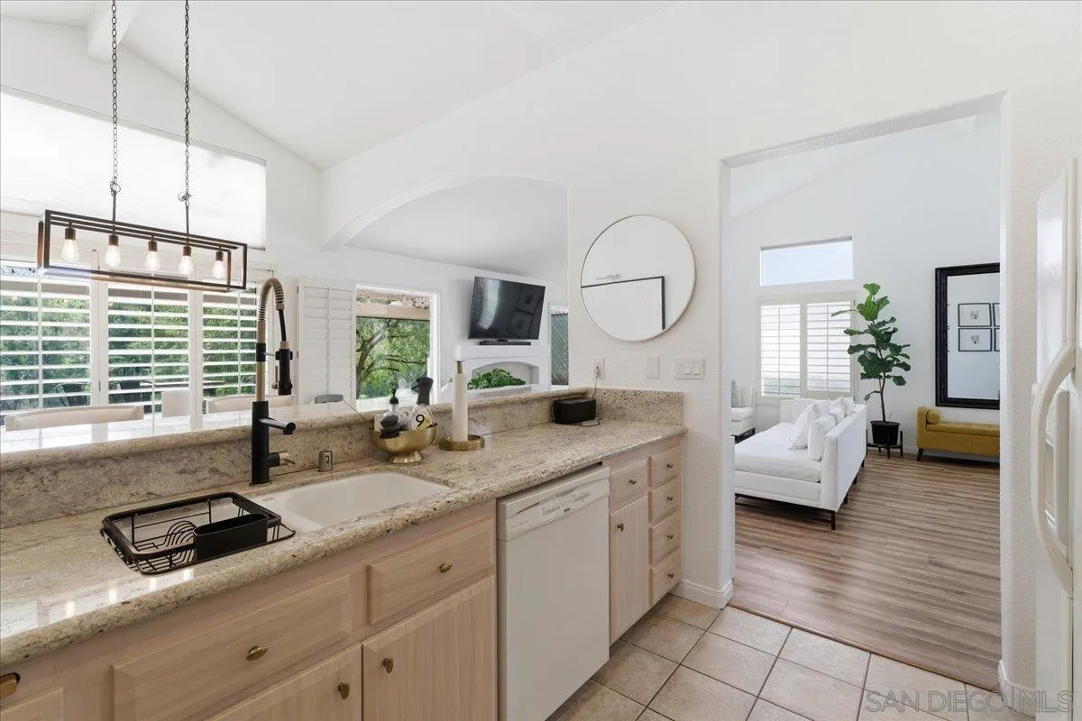 https://cdn.realtyfeed.com/cdn/127/260015915/3f92fe5cf890cbb2ce5874686831b57a.webp