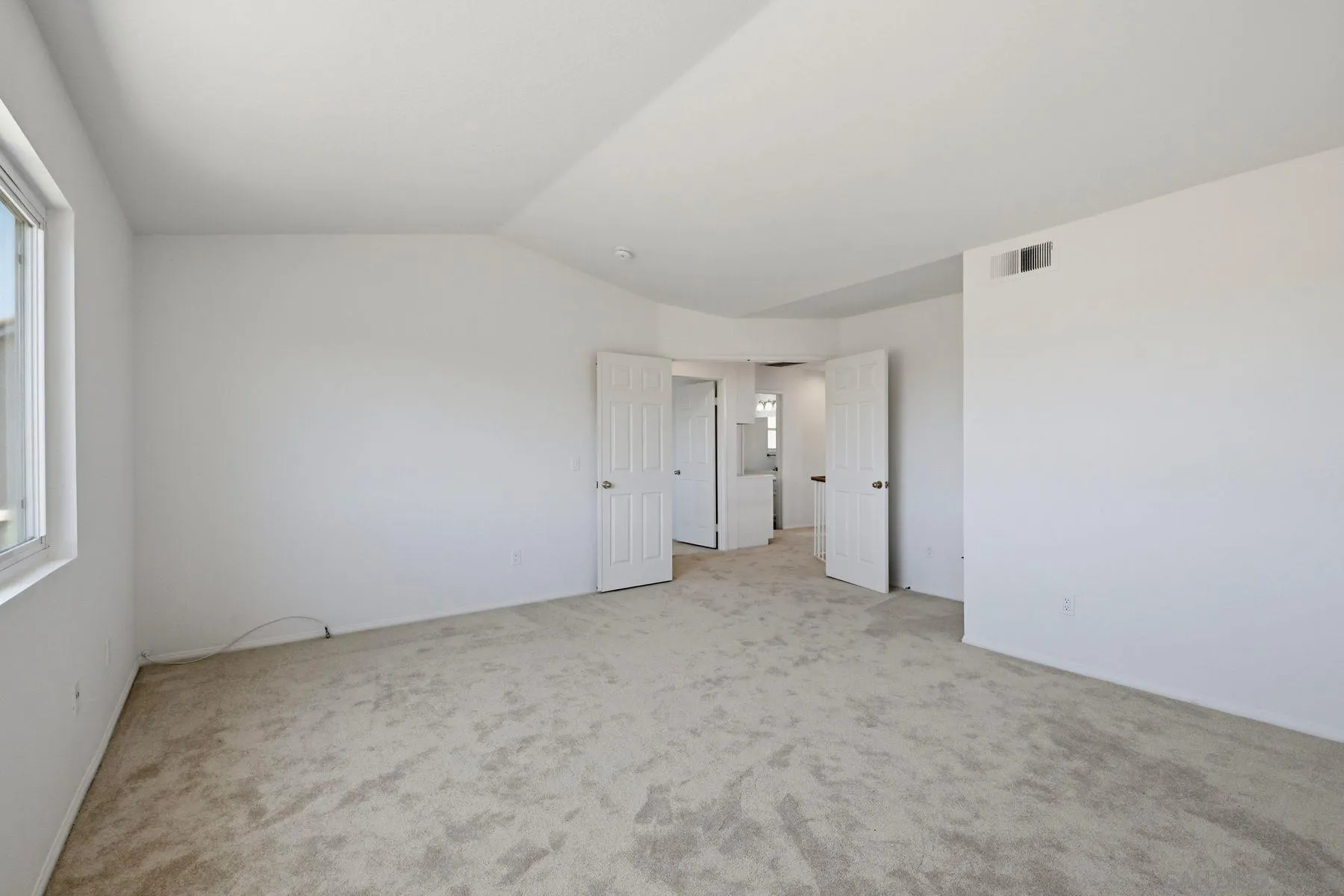 https://cdn.realtyfeed.com/cdn/127/260015922/2cfdcd0bb821fdbc72469ad0cabb5194.webp