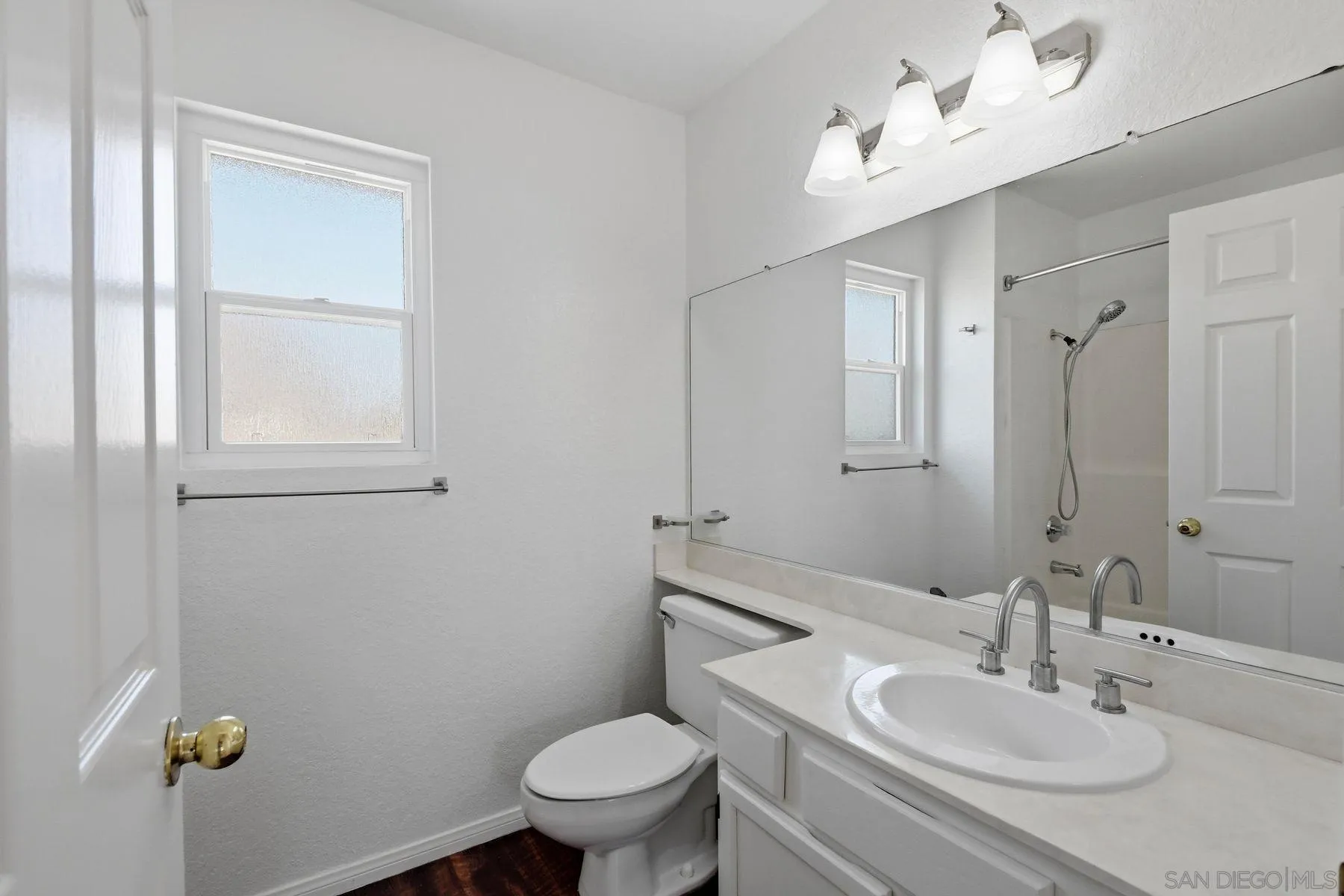 https://cdn.realtyfeed.com/cdn/127/260015922/377f7e23ac4cf39b6d97242705a05728.webp