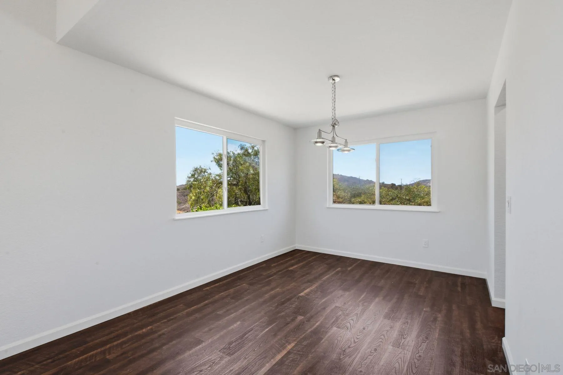 https://cdn.realtyfeed.com/cdn/127/260015922/74987488da618b9c8a28c0545273b2a4.webp