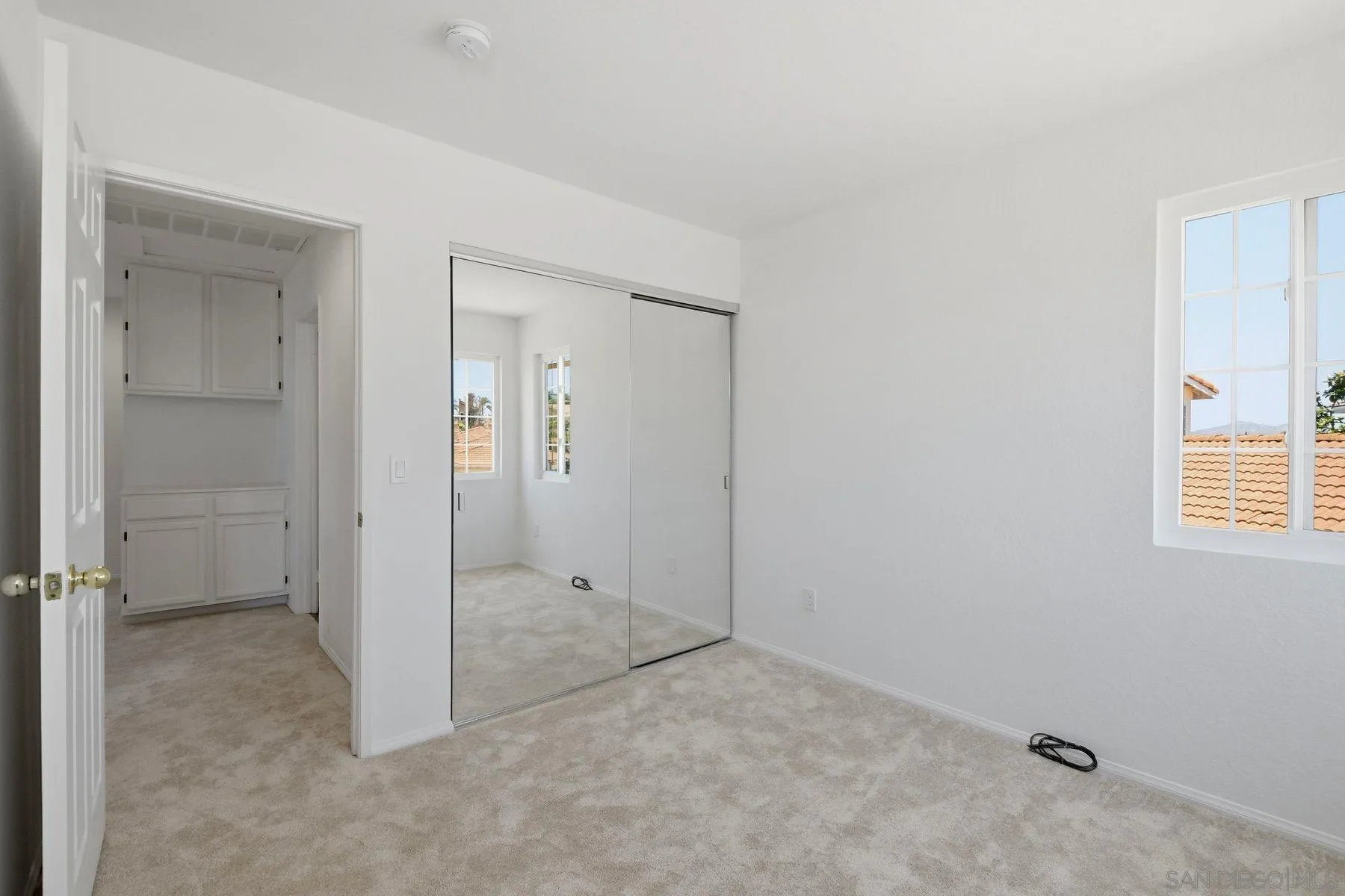 https://cdn.realtyfeed.com/cdn/127/260015922/799ccf18ab20c32646d5d8139fb10bca.webp