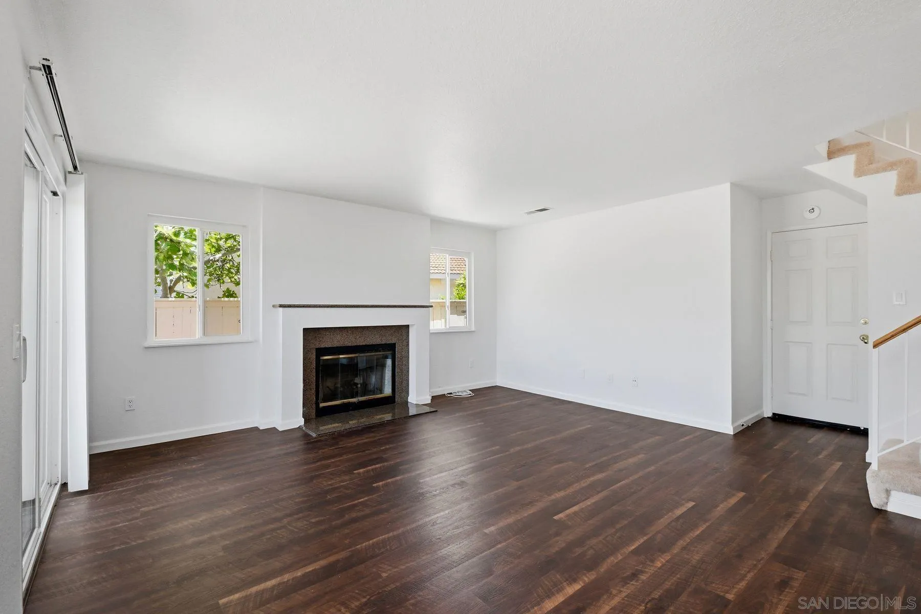 https://cdn.realtyfeed.com/cdn/127/260015922/a79c11dc8396325a3f8f3b2a9ffdc98c.webp