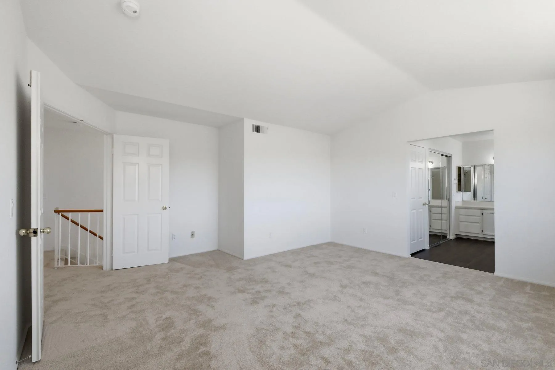 https://cdn.realtyfeed.com/cdn/127/260015922/eb36fc79b403b5f4b050e517c589cb52.webp