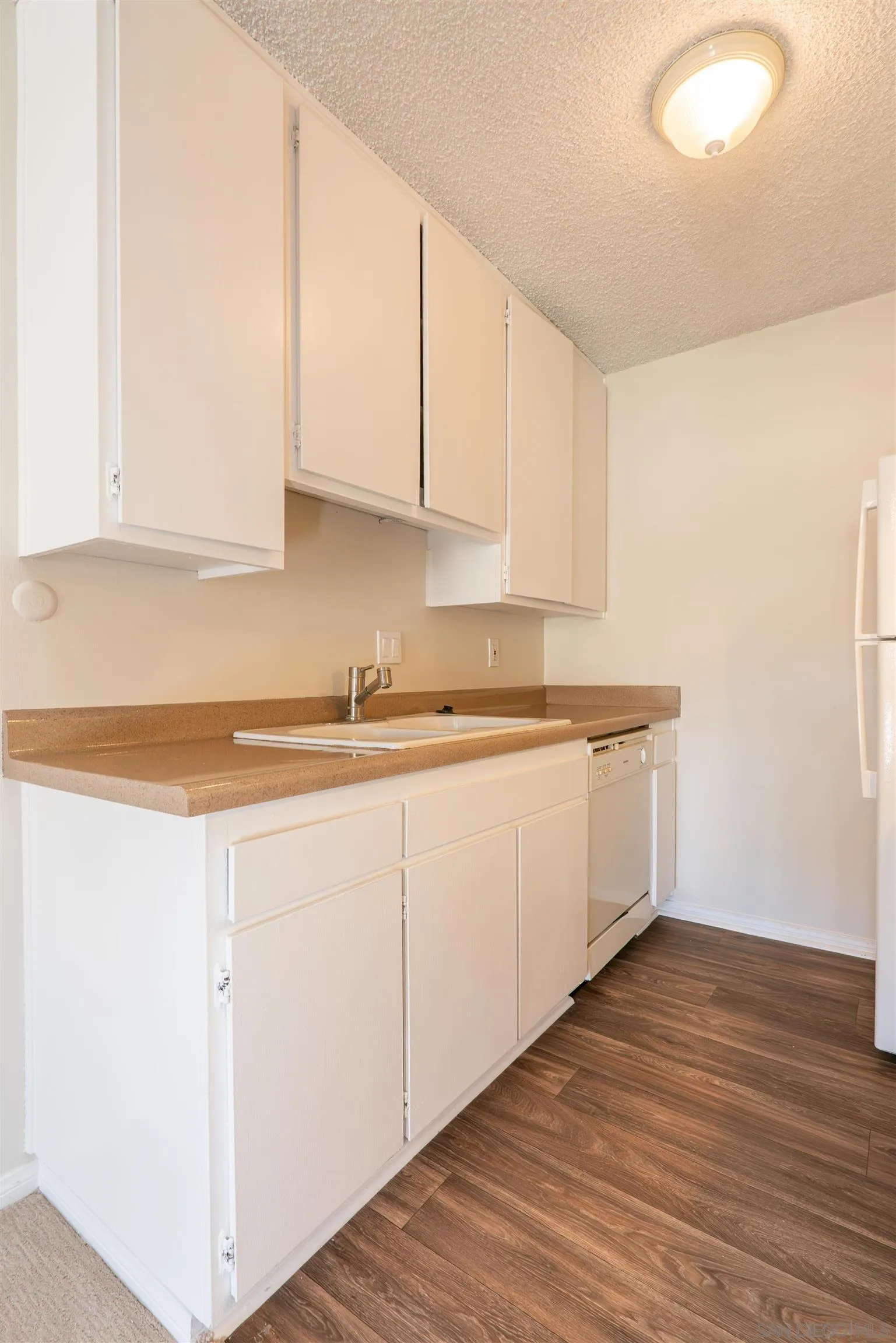 Photo #7: 260015923 Listing: Photo #7