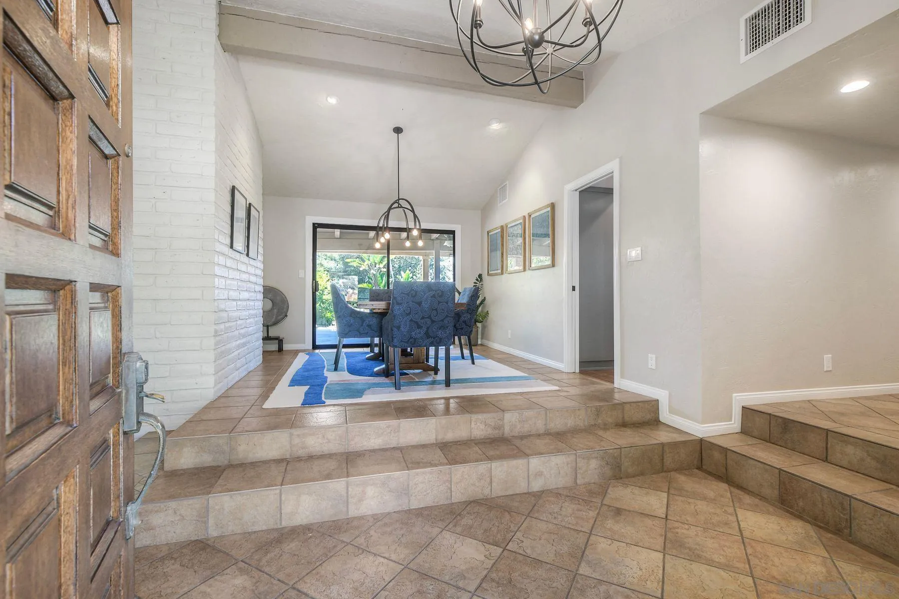 https://cdn.realtyfeed.com/cdn/127/260015925/01f8f47eb136efd5cb32a6ec260c86ca.webp