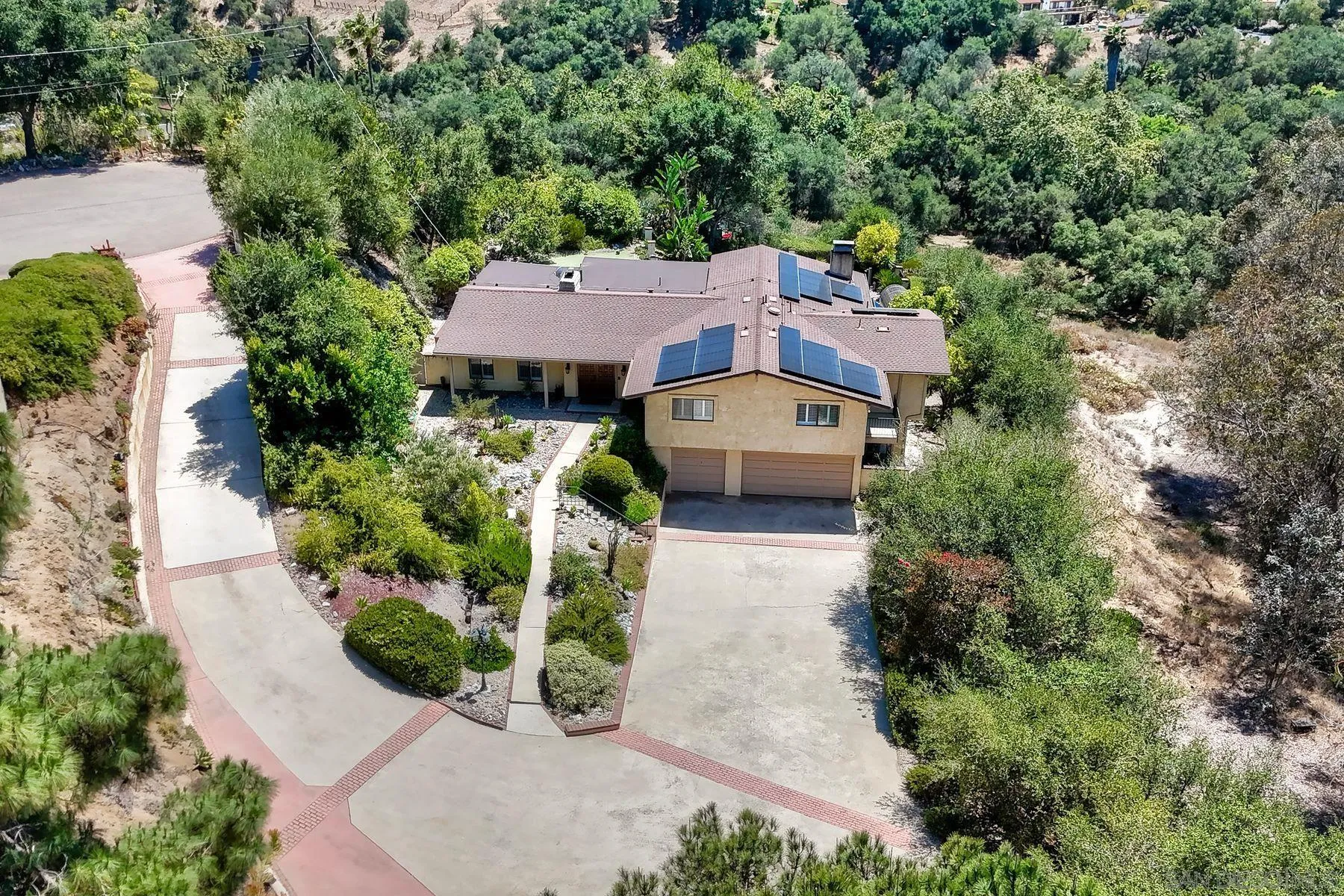 https://cdn.realtyfeed.com/cdn/127/260015925/0d0dfe1029ecd51a8a36b41369a2c299.webp